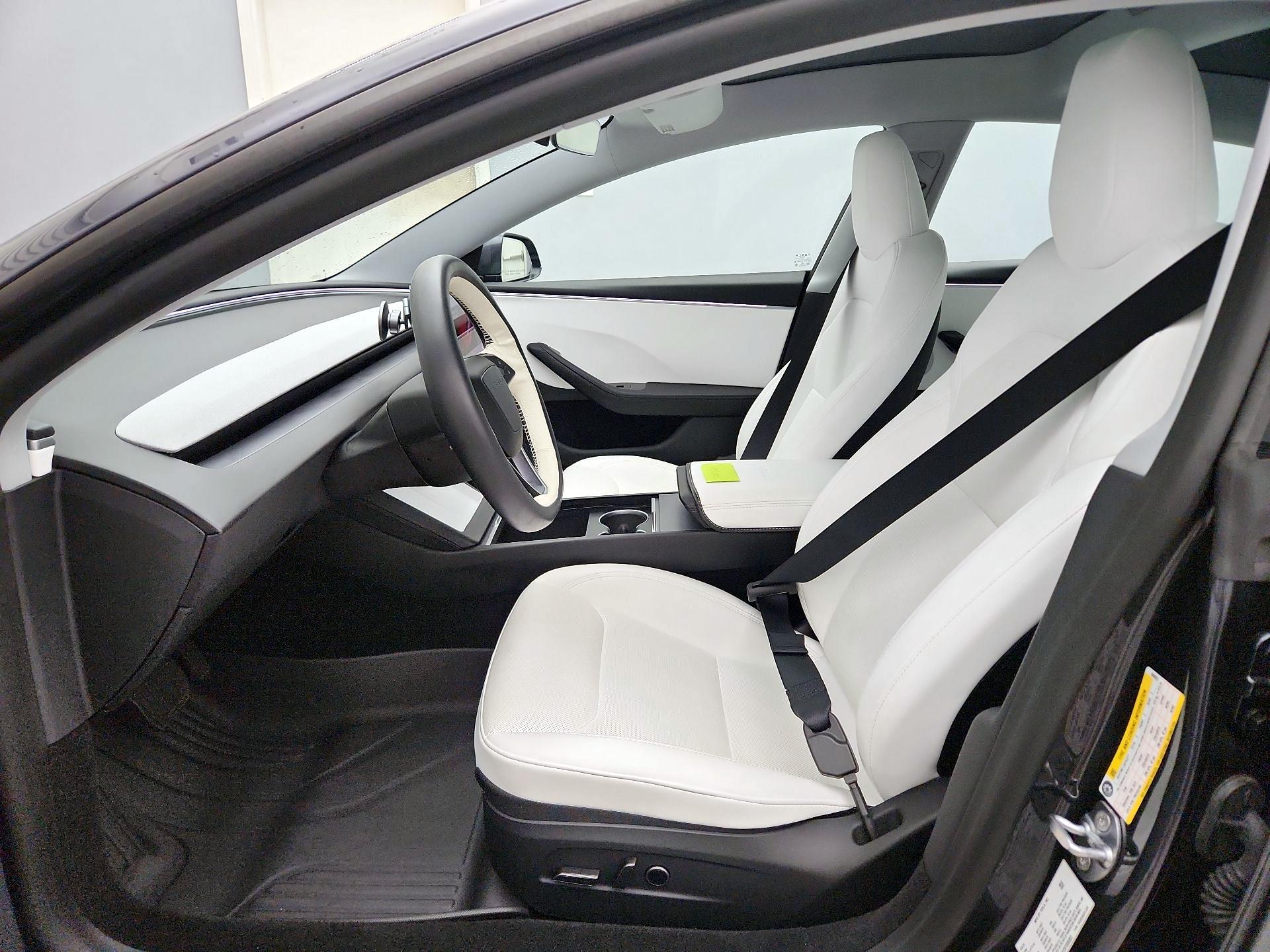 Thumbnail: 2025 Tesla Model 3 - 11