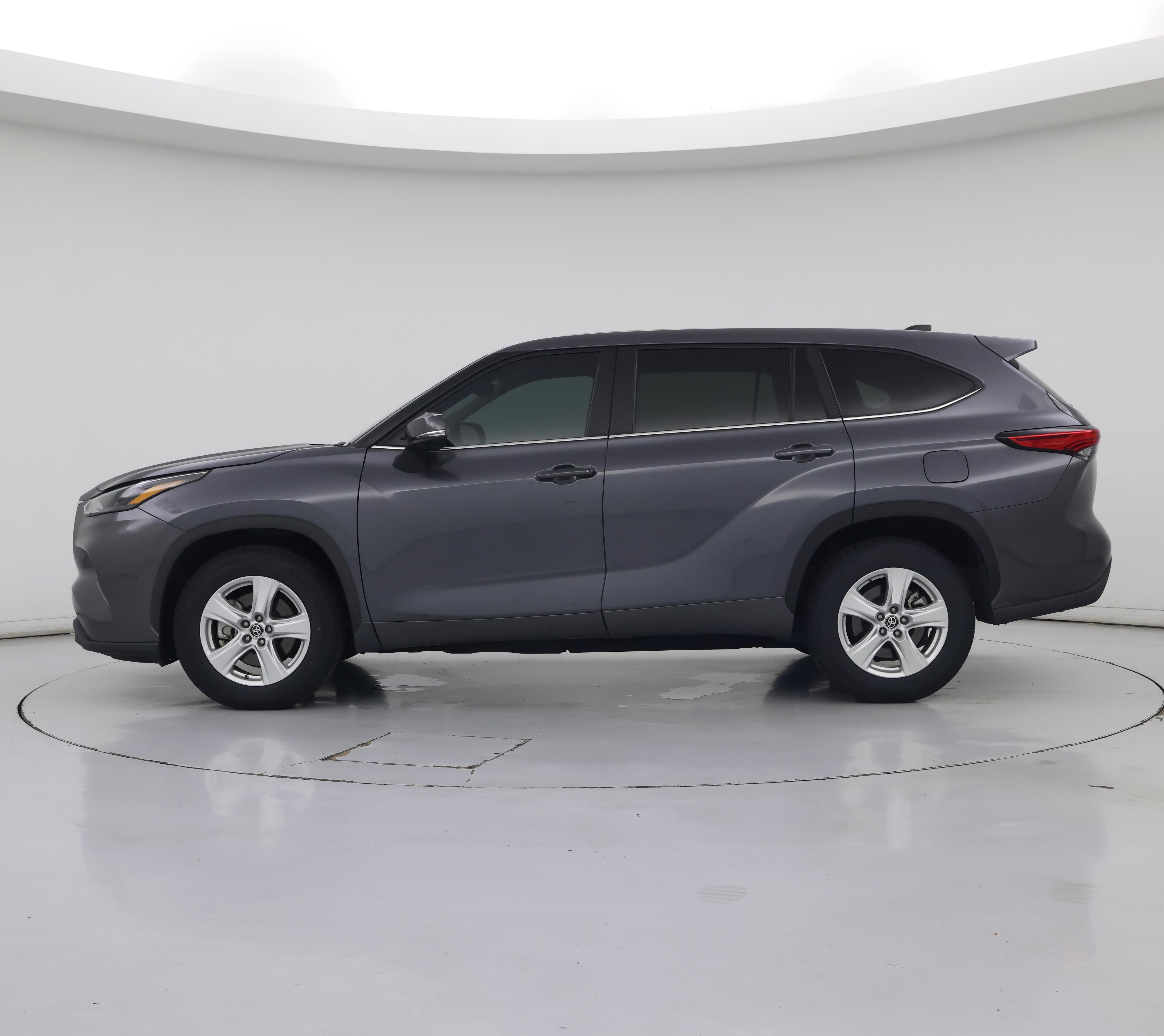 Thumbnail: 2023 Toyota Highlander - 3