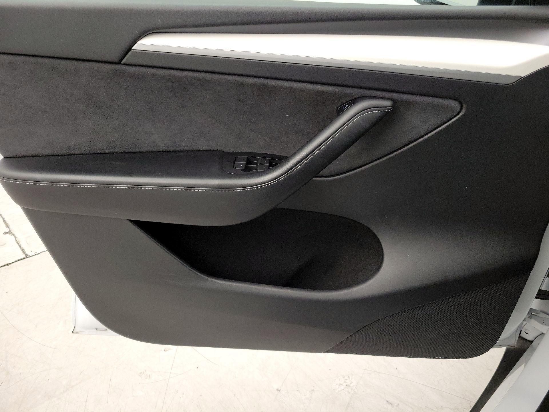 Thumbnail: 2023 Tesla Model Y - 12