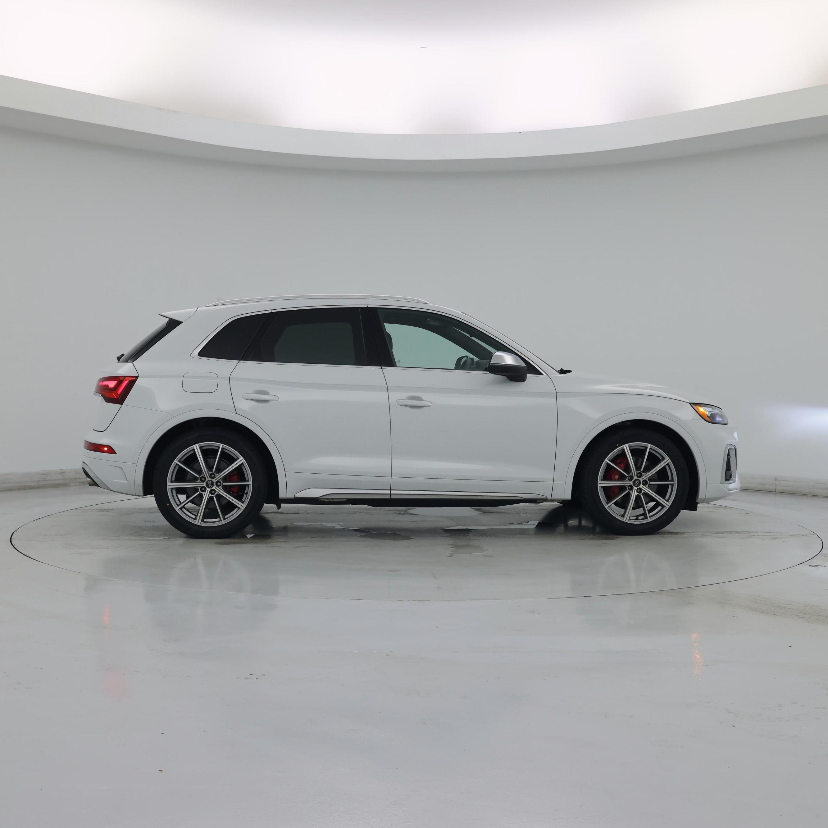 Thumbnail: 2024 Audi SQ5 - 7