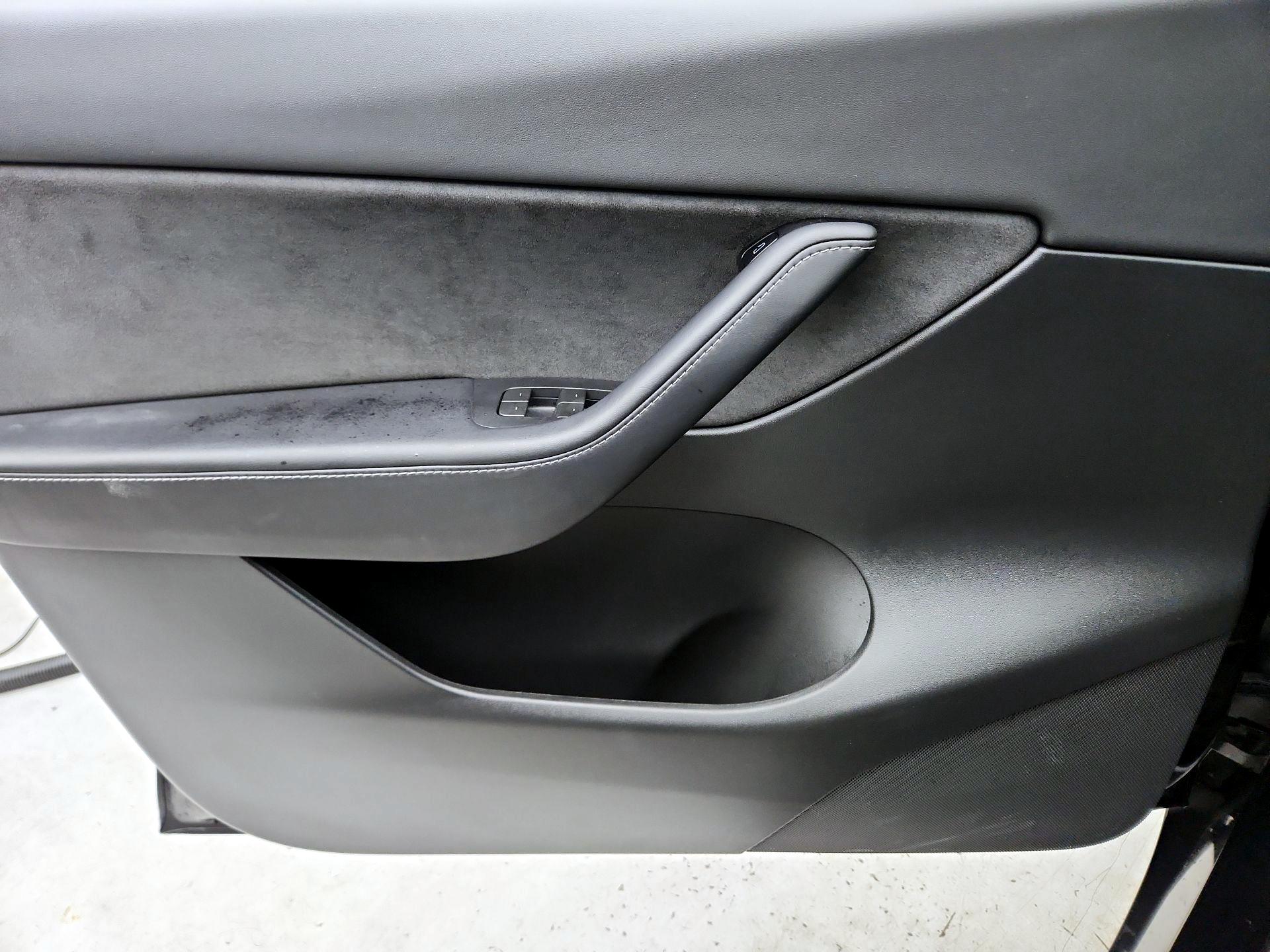 Thumbnail: 2022 Tesla Model Y - 12