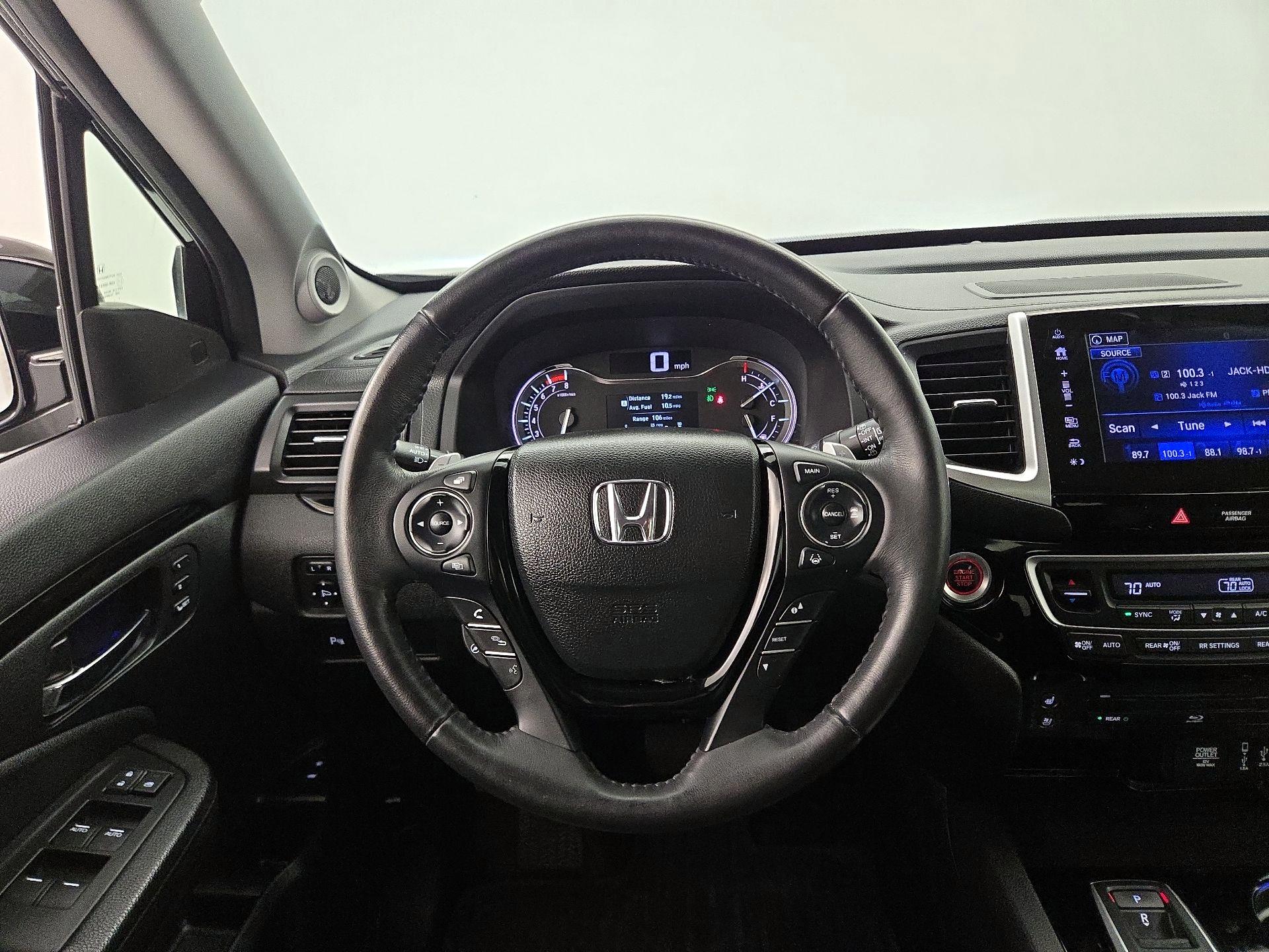 Thumbnail: 2017 Honda Pilot - 10
