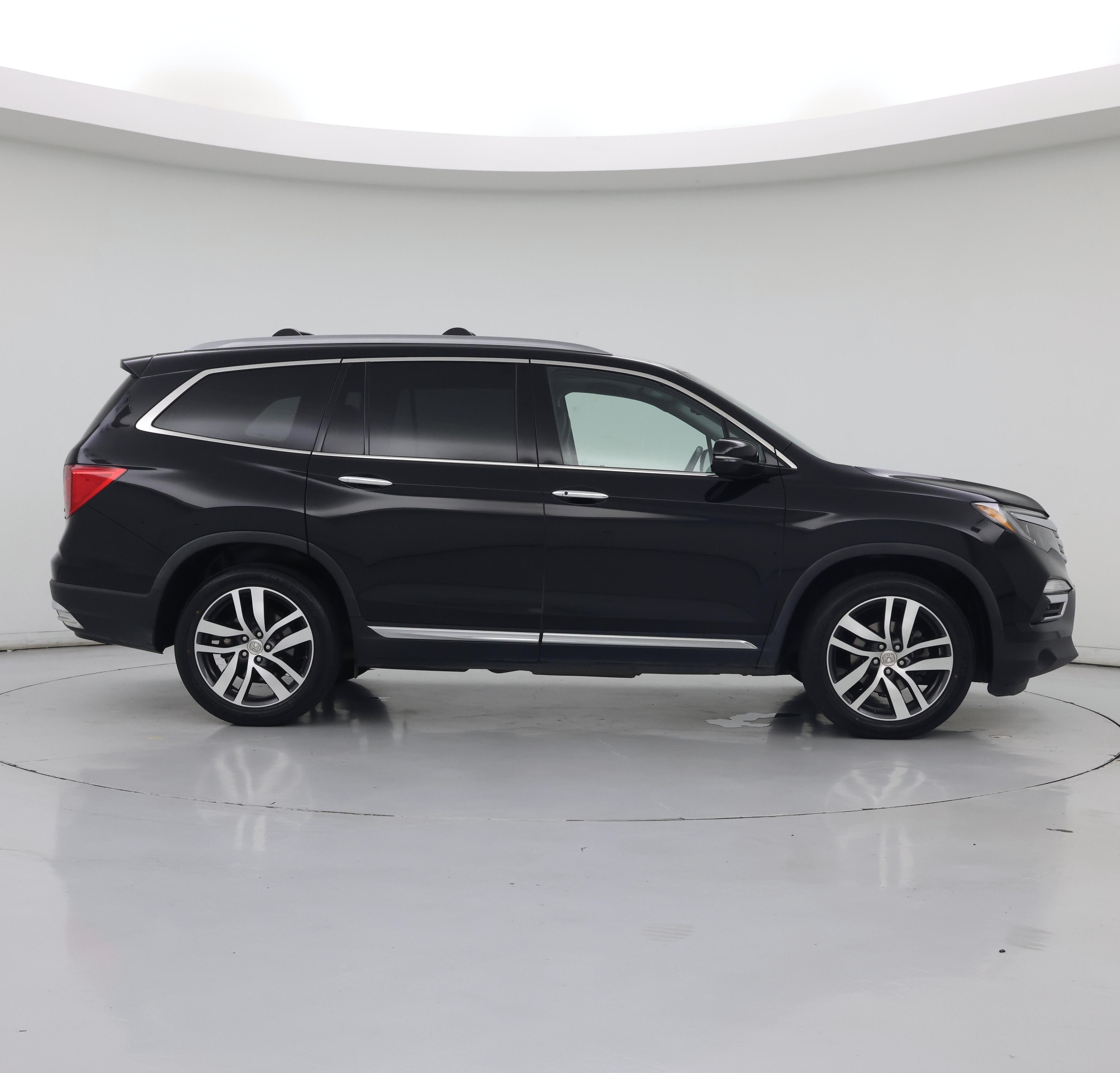 Thumbnail: 2017 Honda Pilot - 7