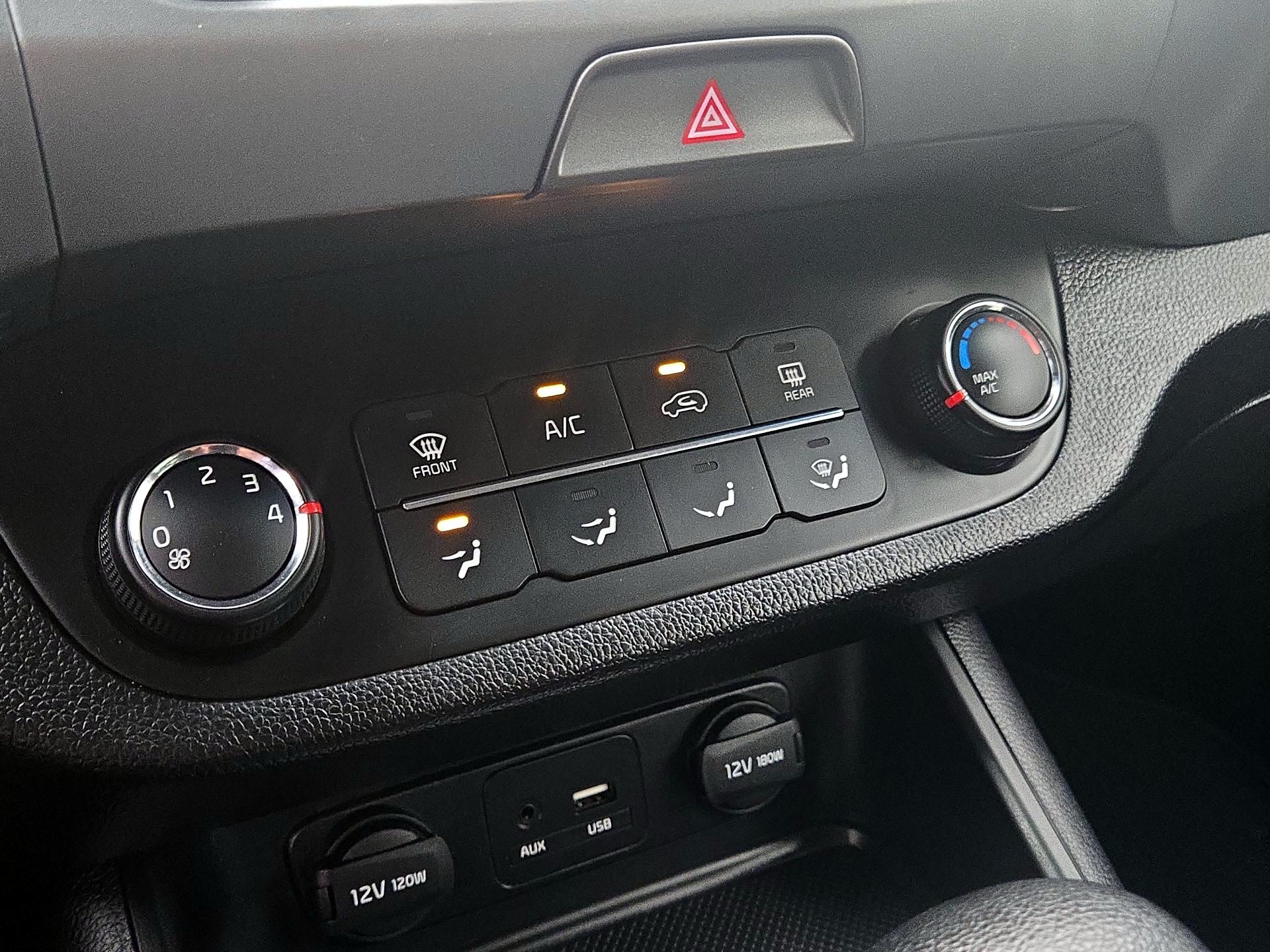 Thumbnail: 2015 Kia Sportage - 16