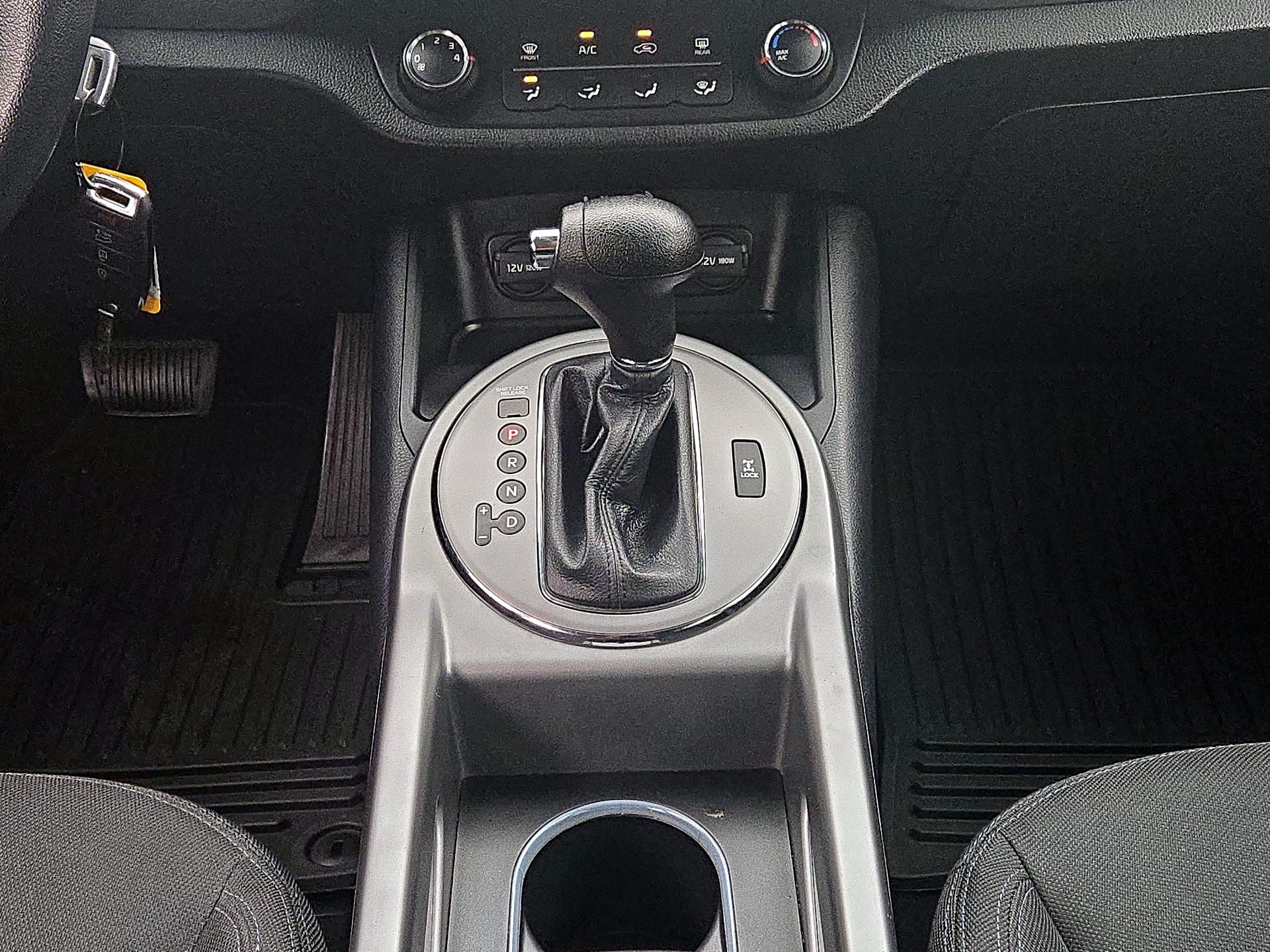Thumbnail: 2015 Kia Sportage - 17