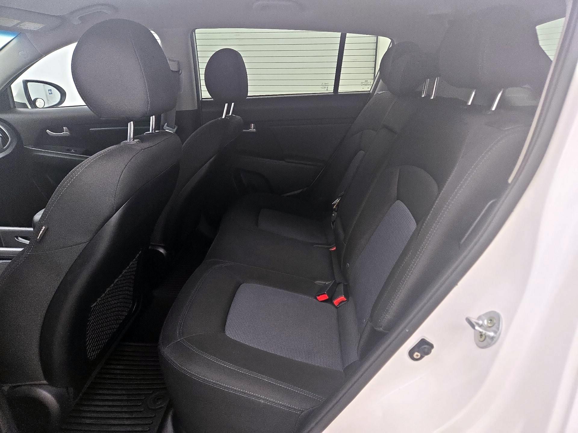 Thumbnail: 2015 Kia Sportage - 19