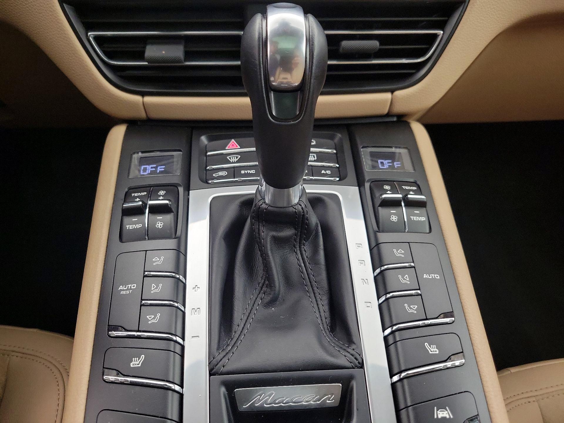 Thumbnail: 2019 Porsche Macan - 18