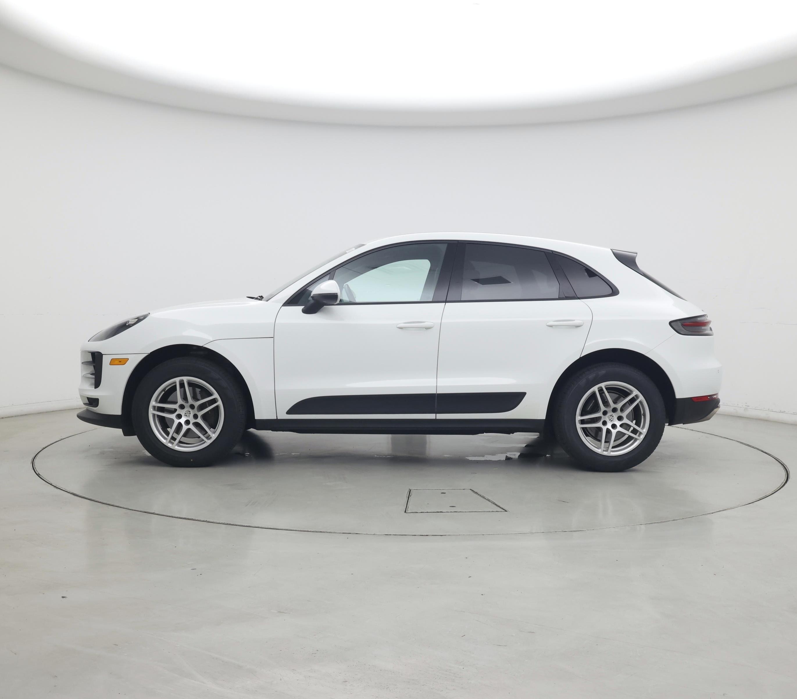Thumbnail: 2019 Porsche Macan - 3