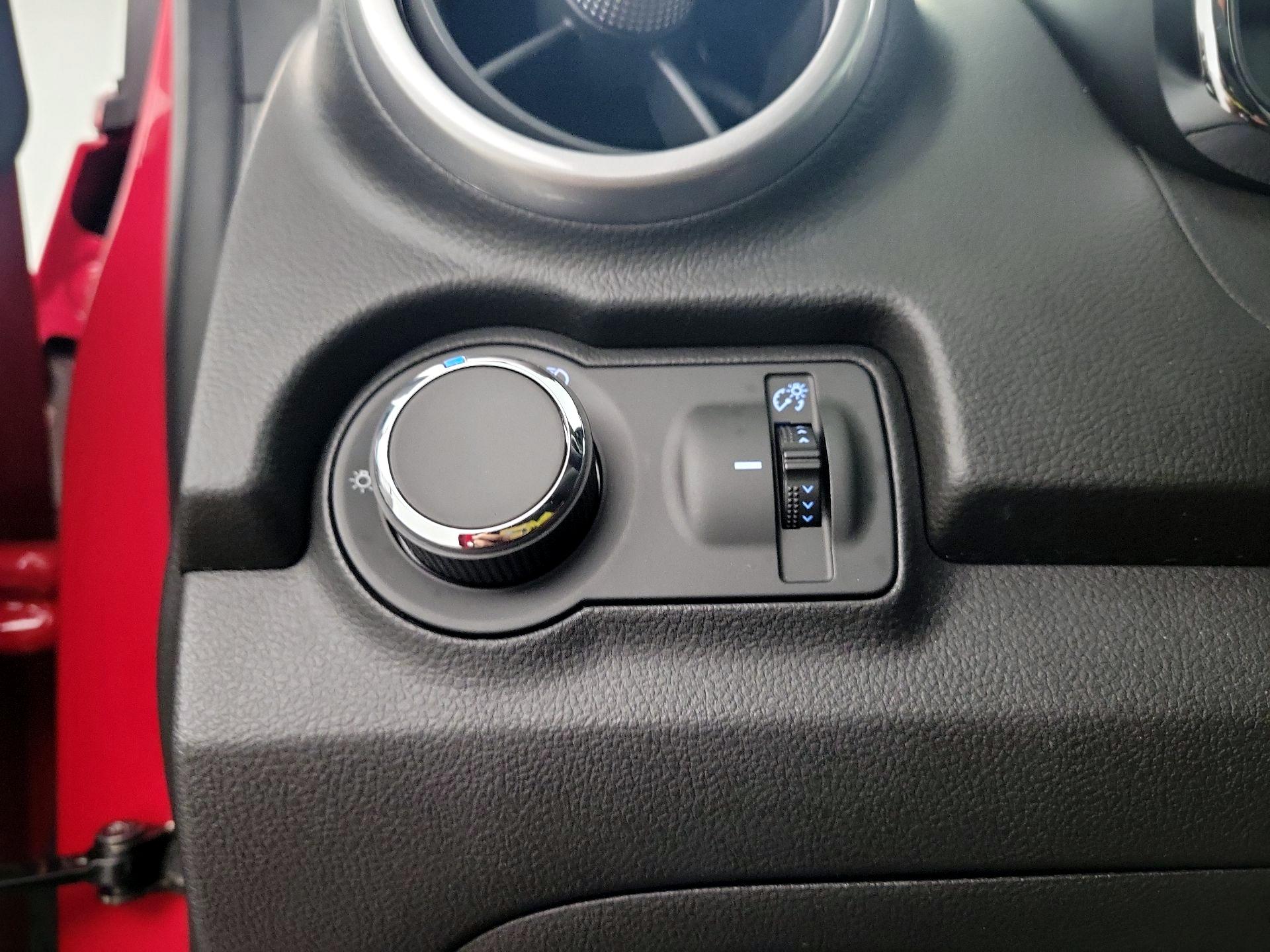 Thumbnail: 2015 Chevrolet Trax - 13