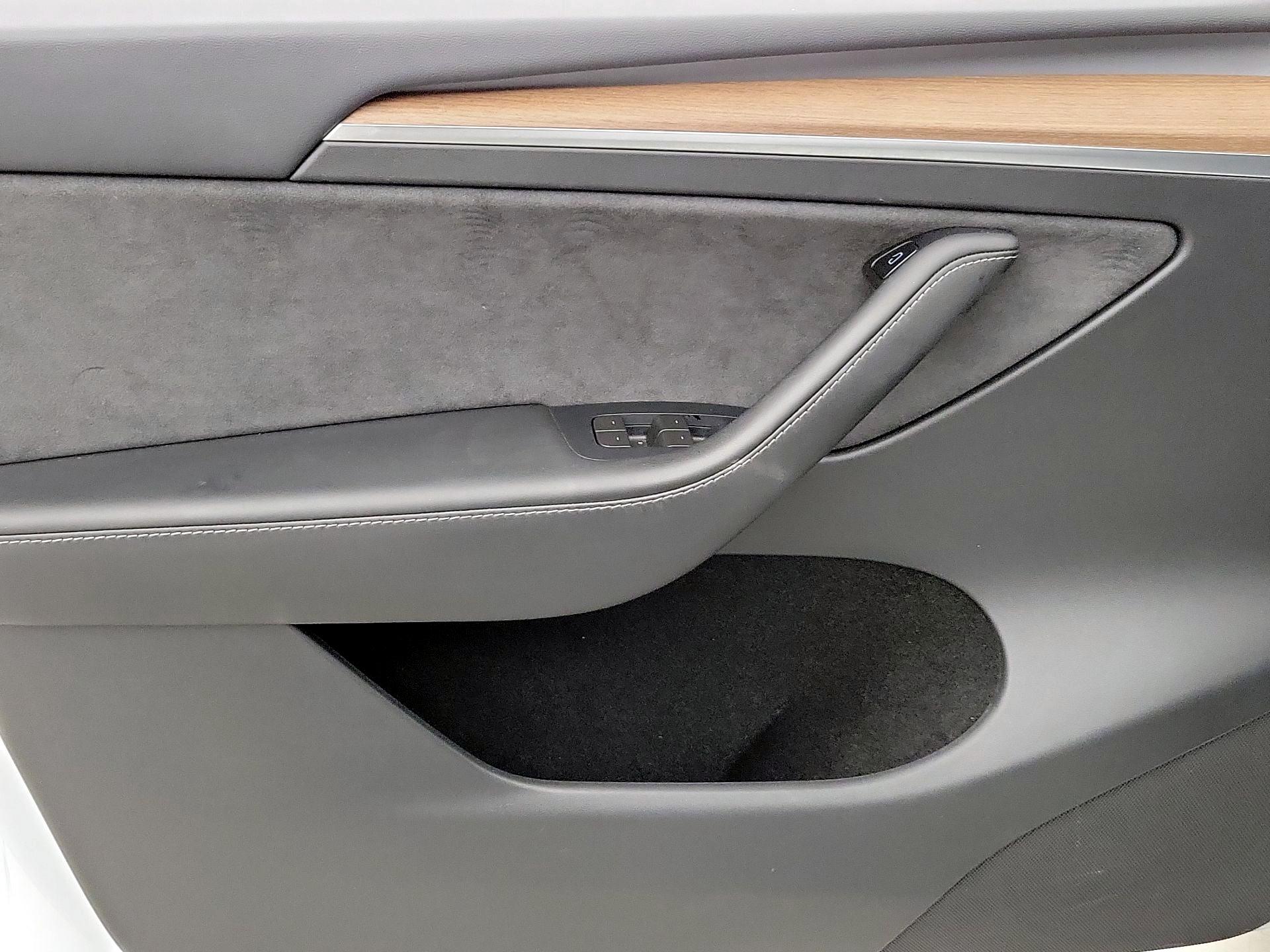 Thumbnail: 2023 Tesla Model Y - 12