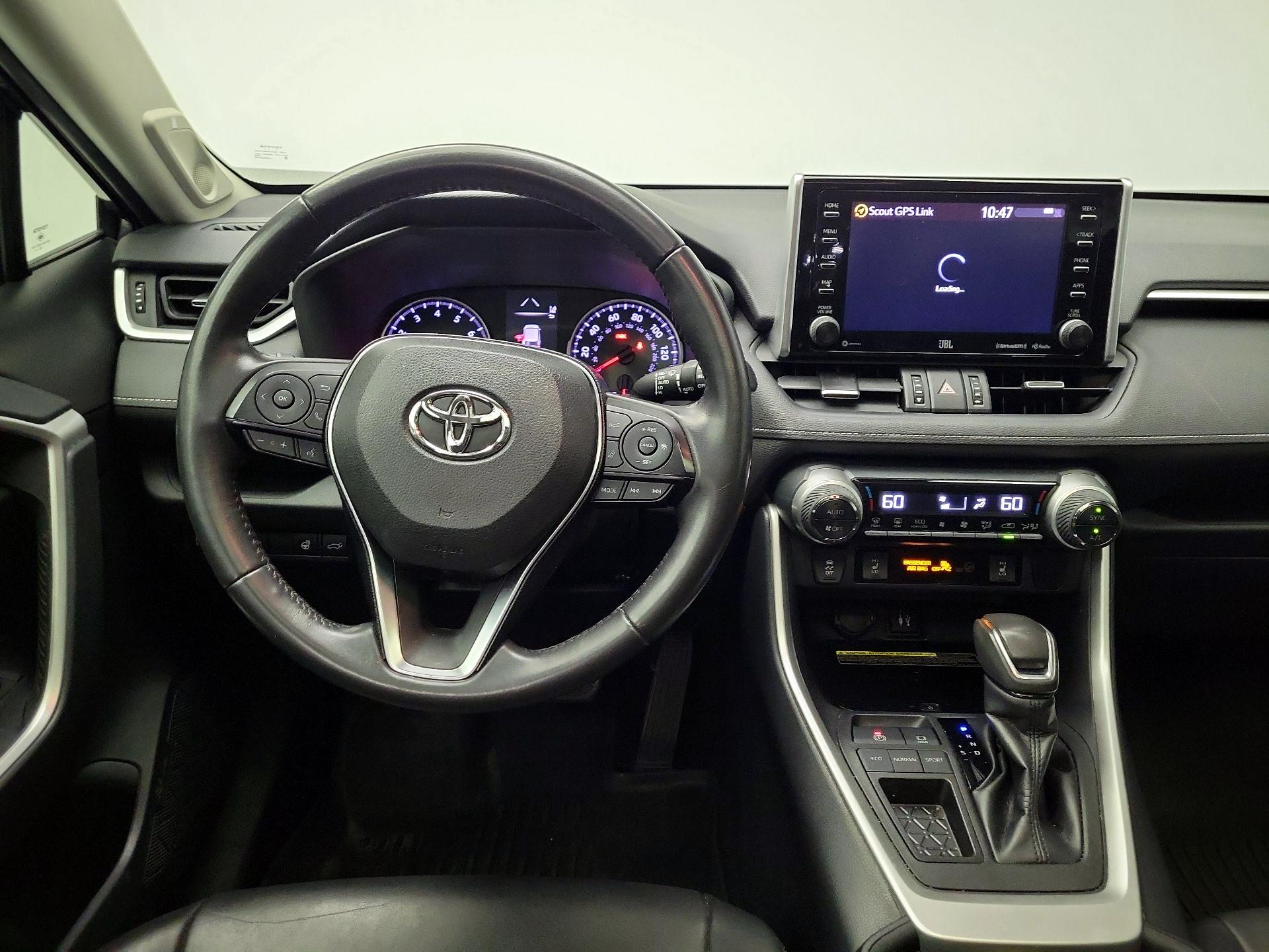 Thumbnail: 2019 Toyota RAV4 - 10