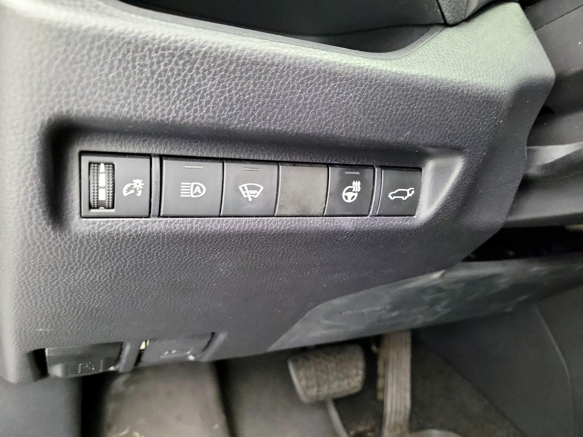 Thumbnail: 2019 Toyota RAV4 - 13