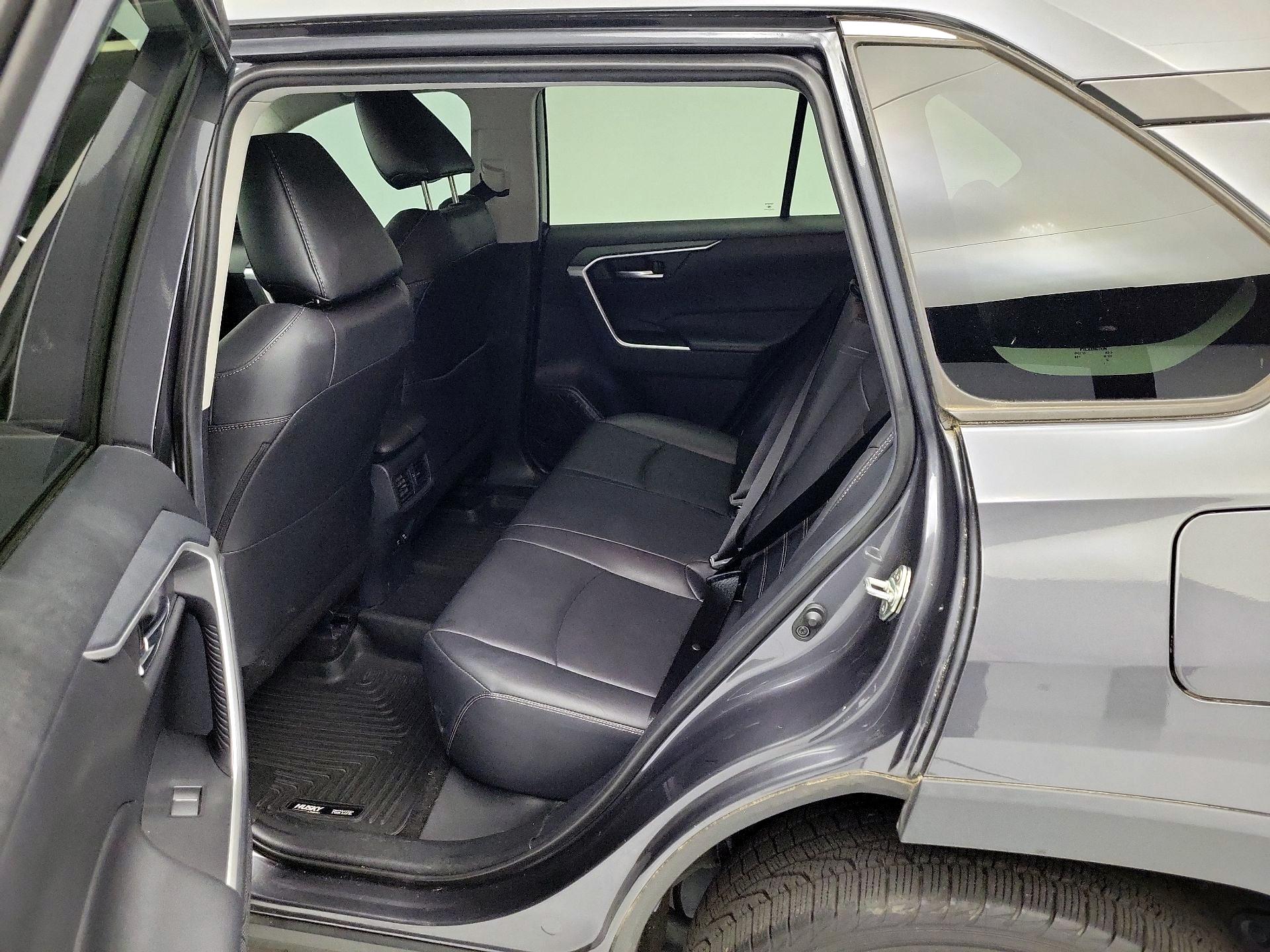 Thumbnail: 2019 Toyota RAV4 - 20