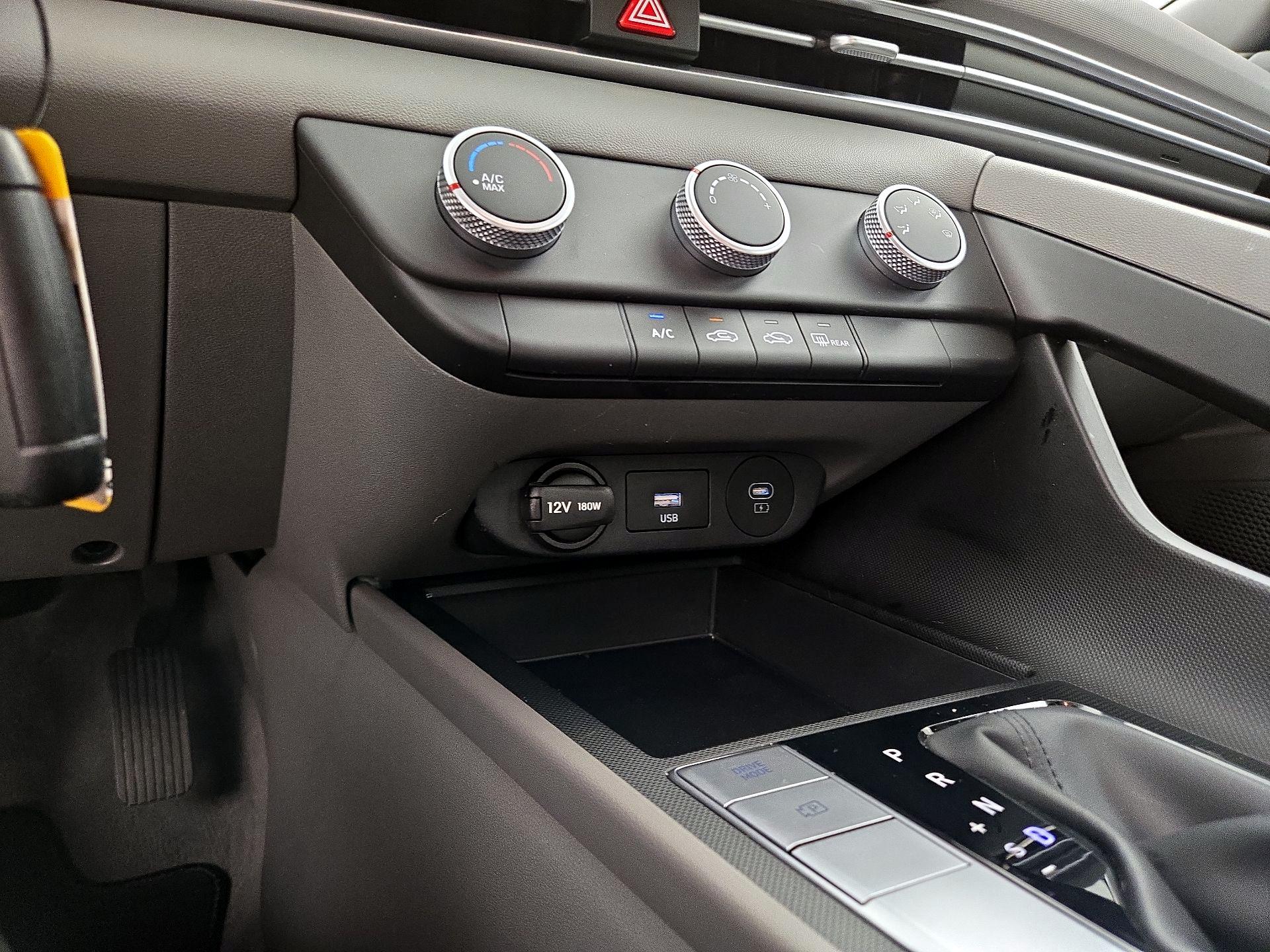 Thumbnail: 2024 Hyundai Elantra - 18