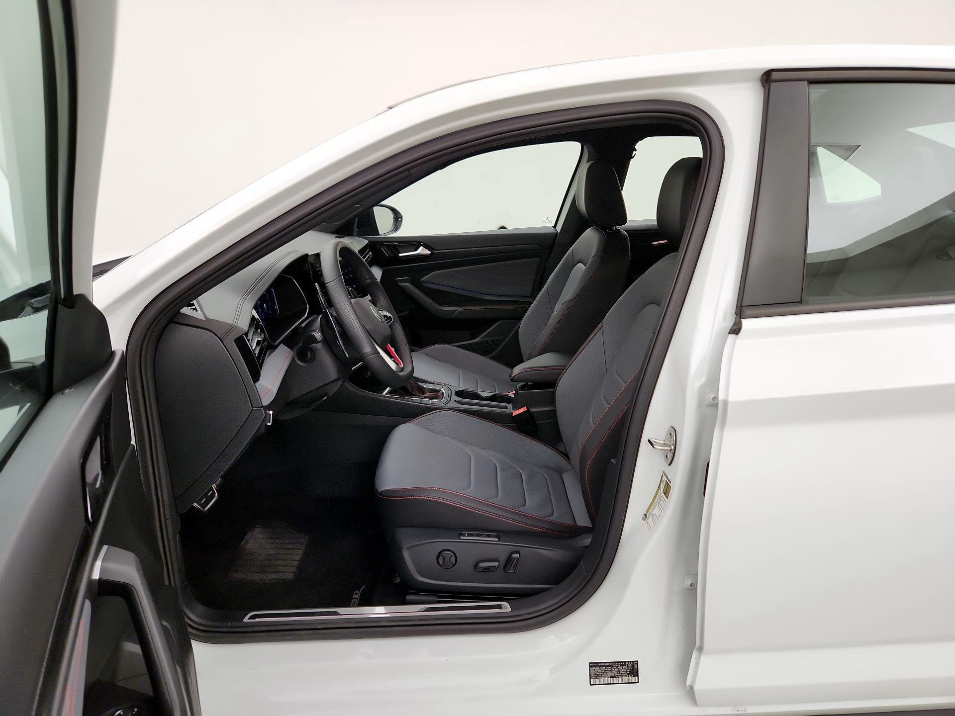 Thumbnail: 2025 Volkswagen Jetta - 11
