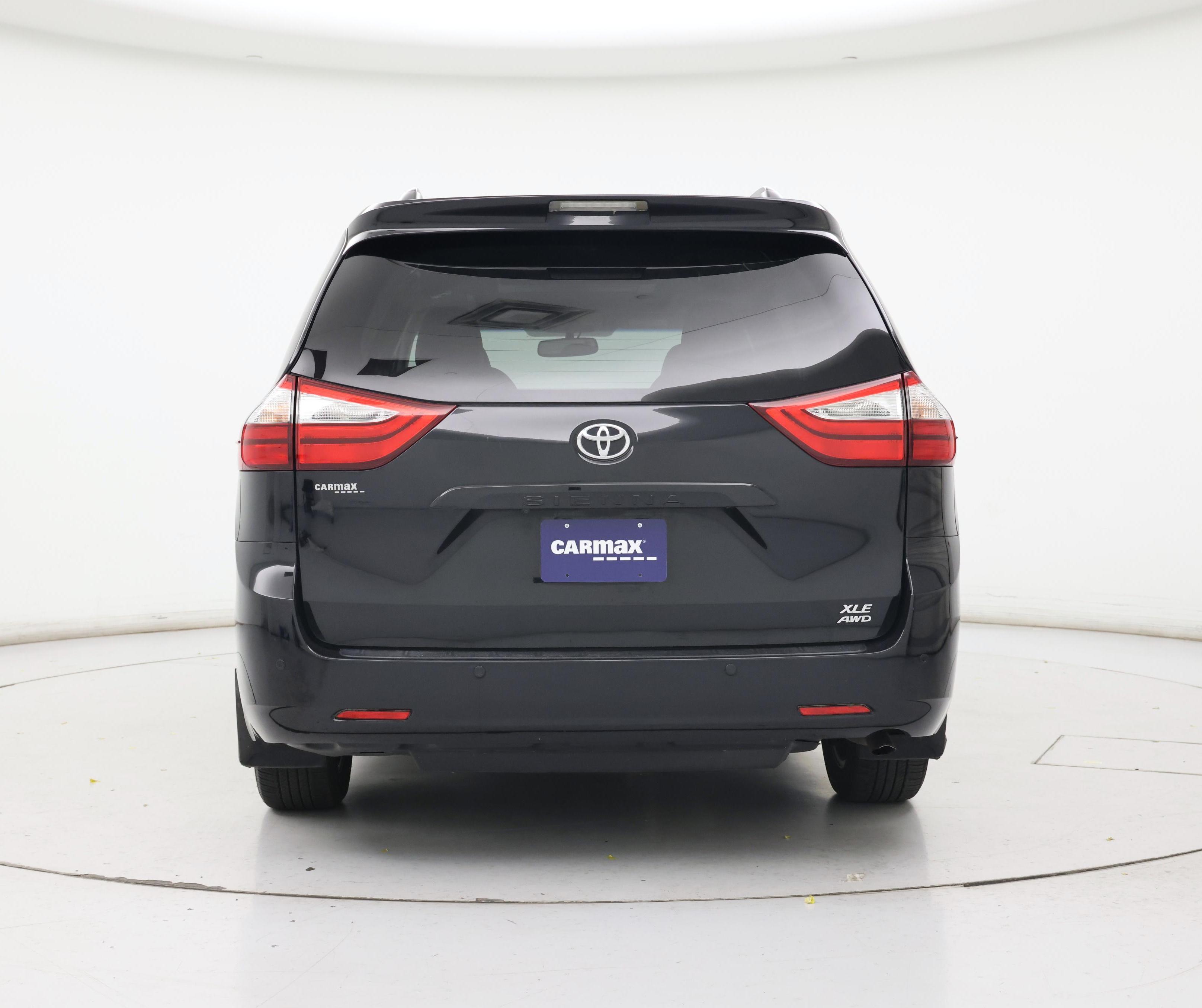 Thumbnail: 2017 Toyota Sienna - 6