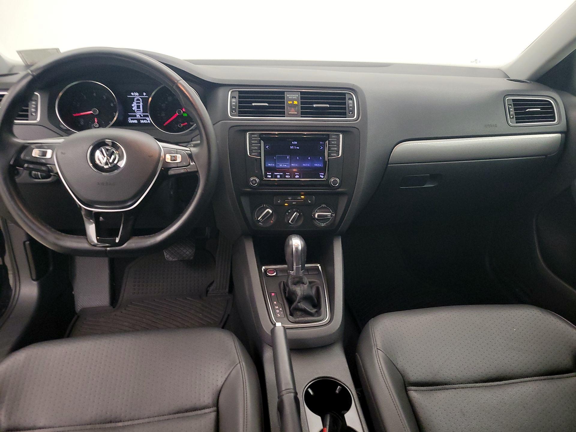 Thumbnail: 2017 Volkswagen Jetta - 9