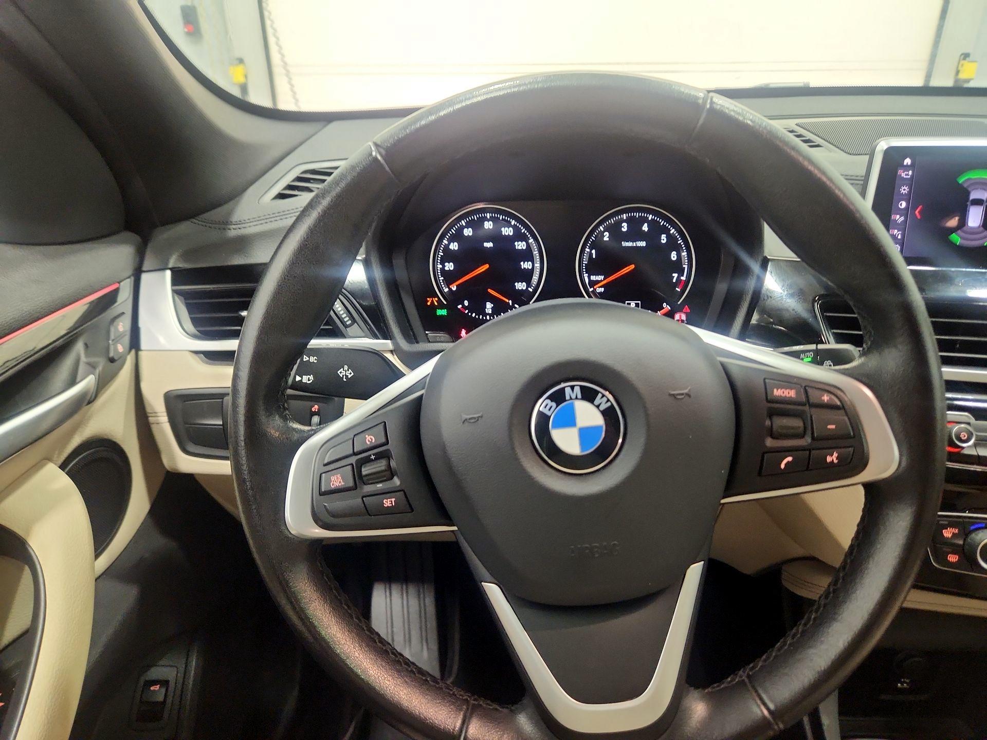 Thumbnail: 2022 BMW X1 - 10
