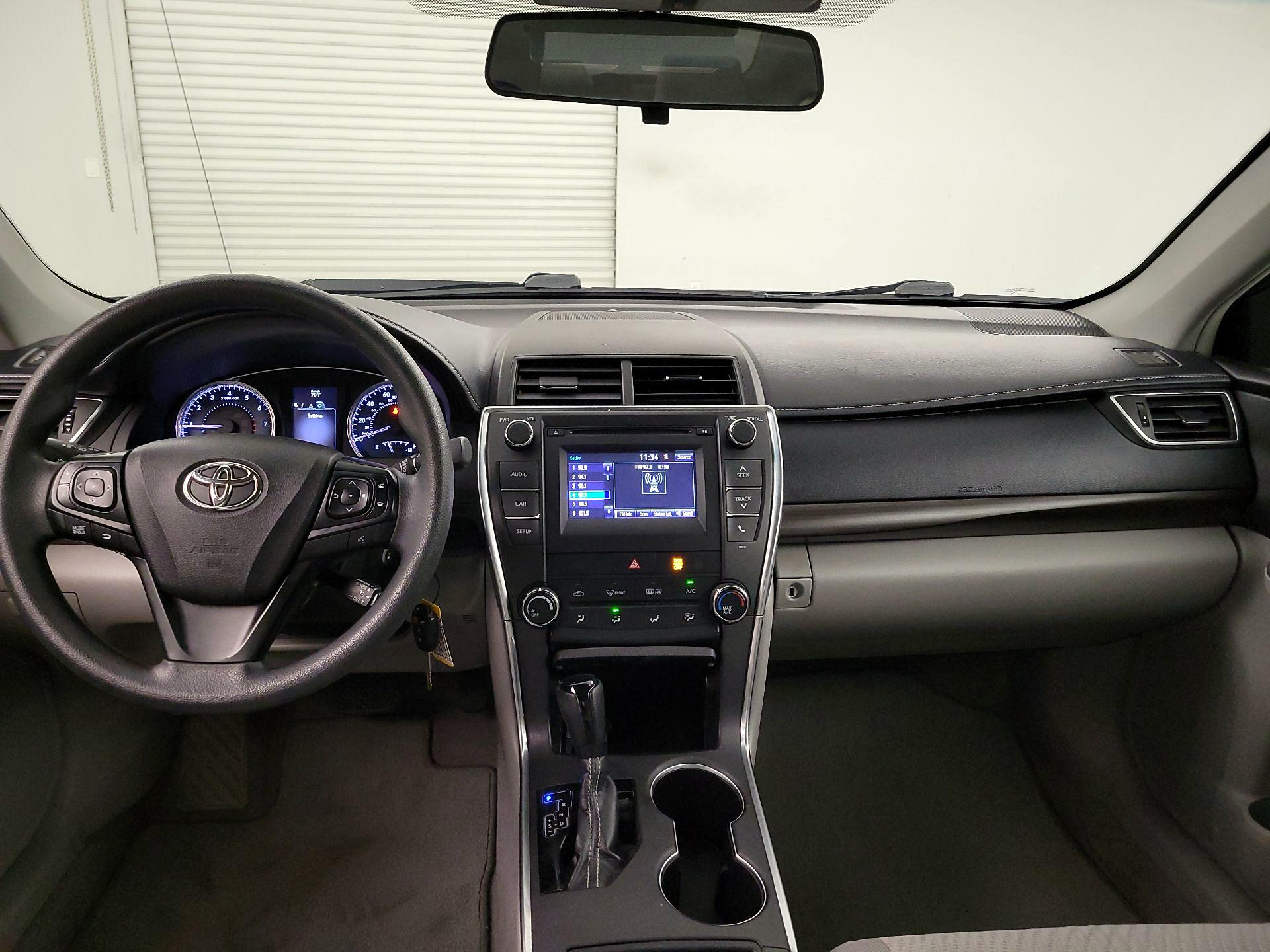 Thumbnail: 2017 Toyota Camry - 9