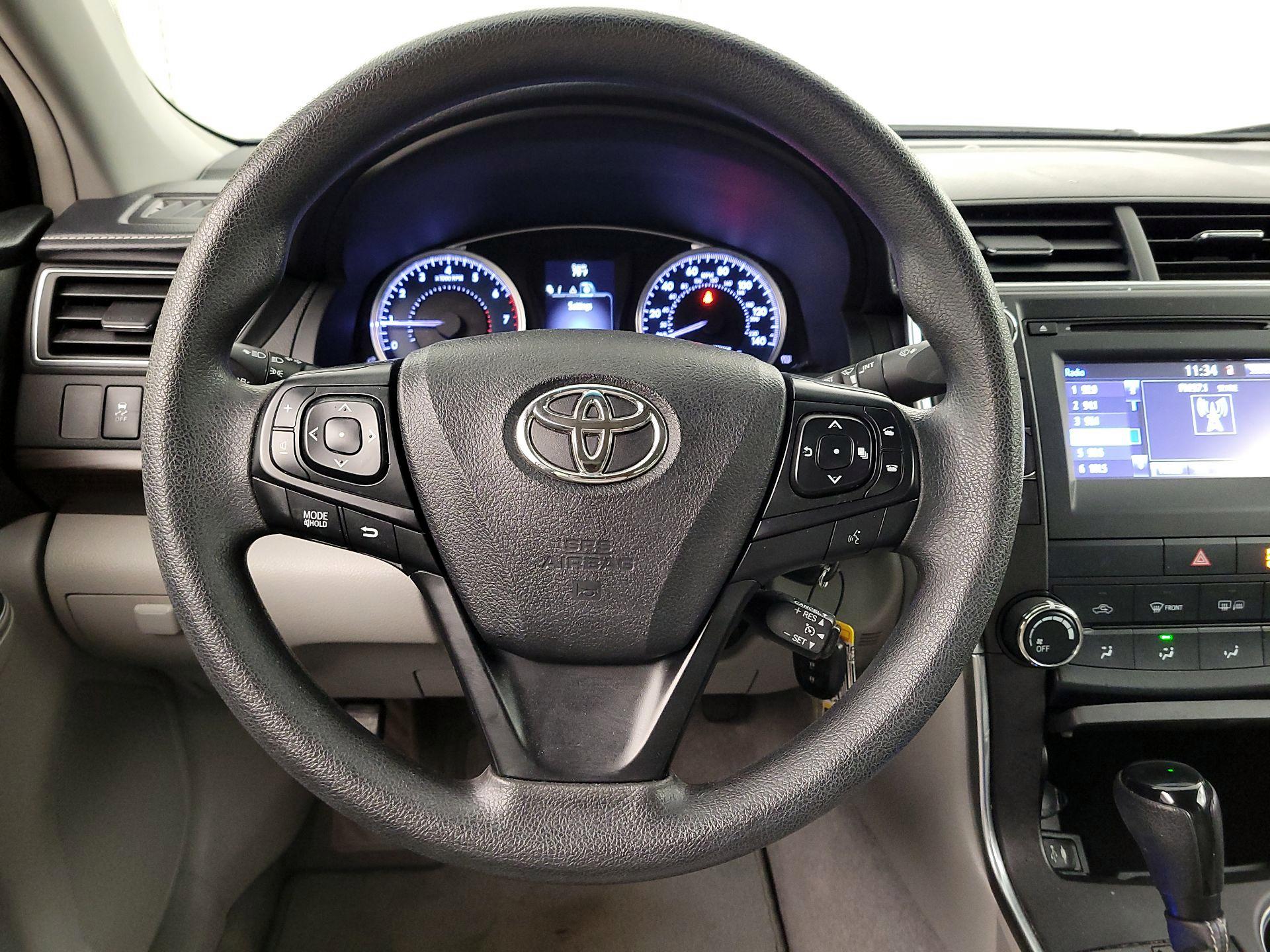 Thumbnail: 2017 Toyota Camry - 10