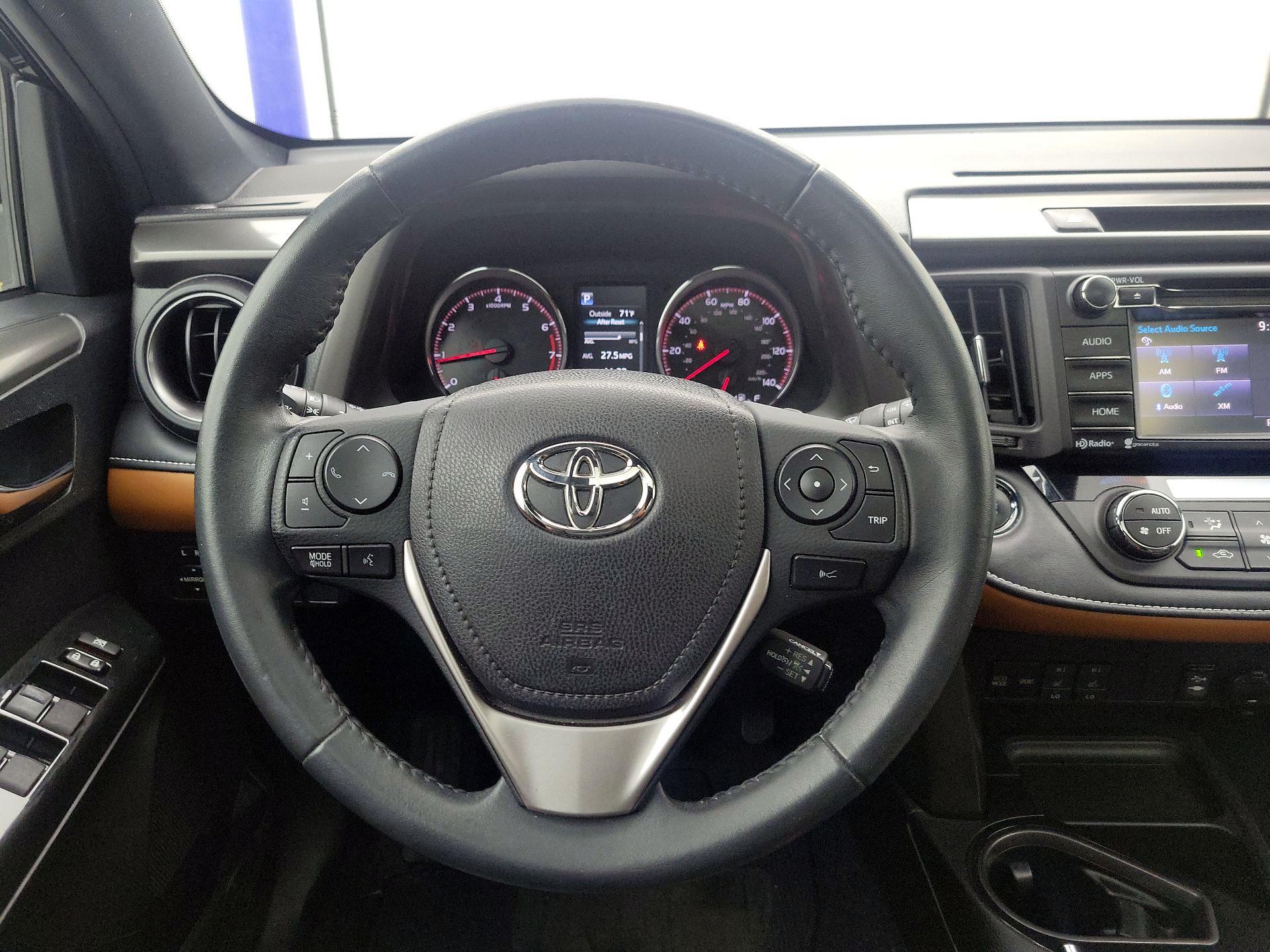 Thumbnail: 2017 Toyota RAV4 - 10