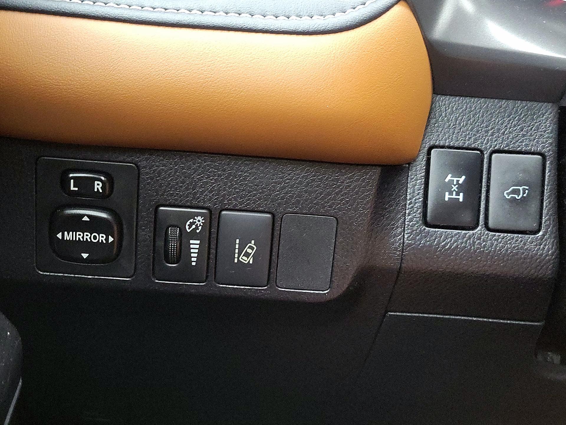 Thumbnail: 2017 Toyota RAV4 - 13