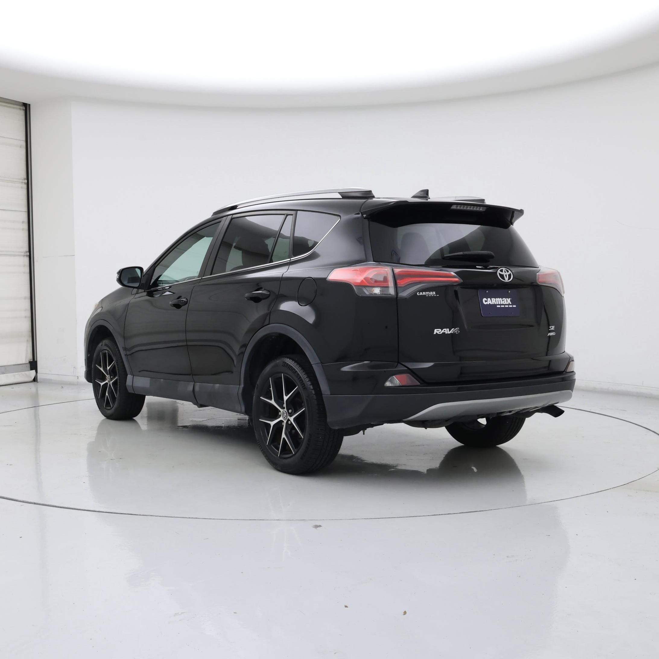 Thumbnail: 2017 Toyota RAV4 - 2