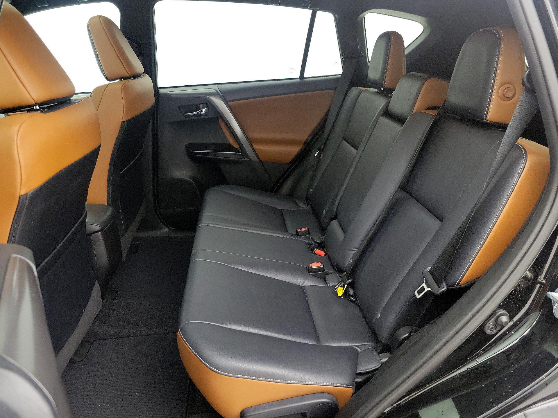 Thumbnail: 2017 Toyota RAV4 - 20