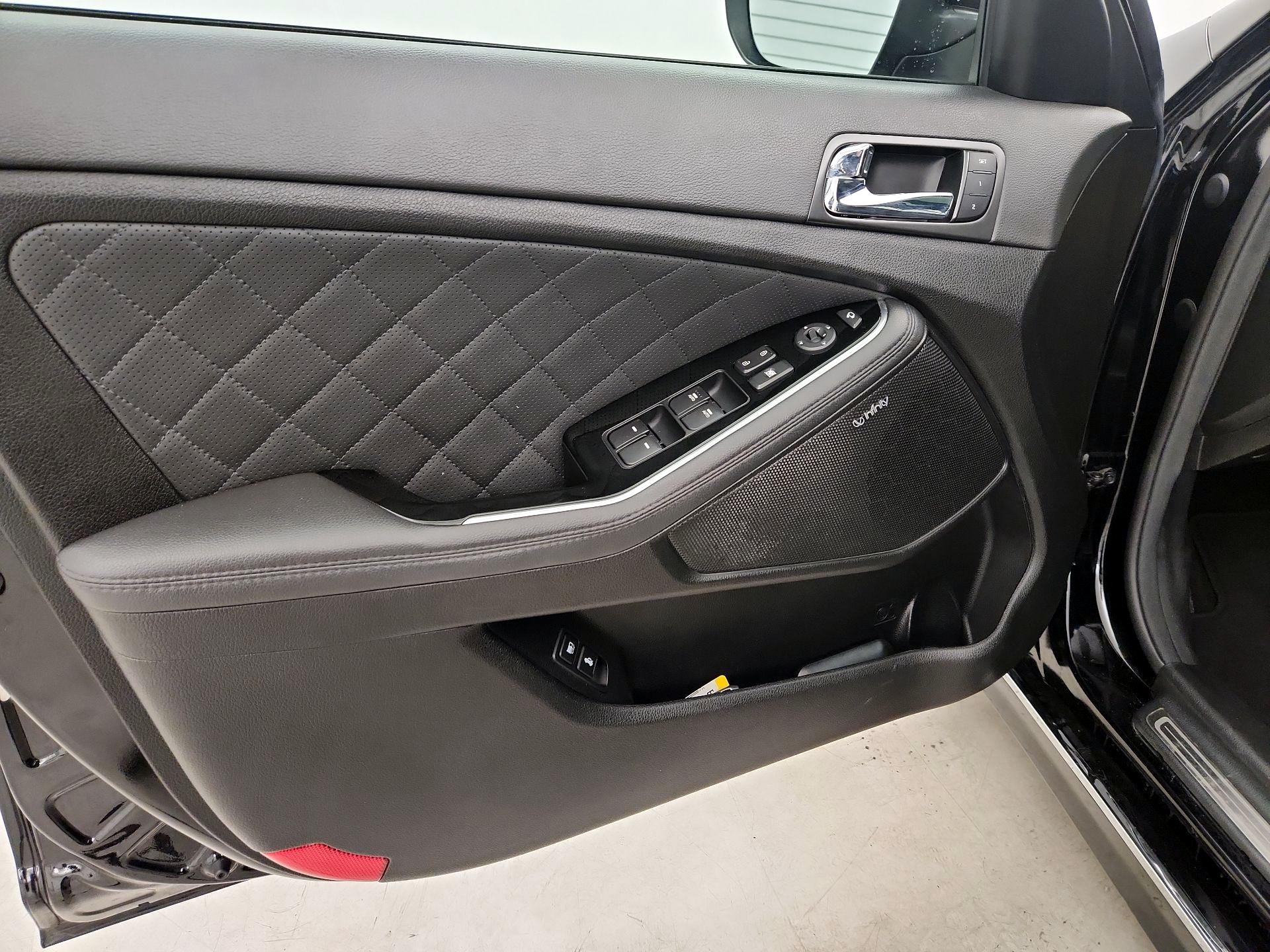 Thumbnail: 2015 Kia Optima - 12