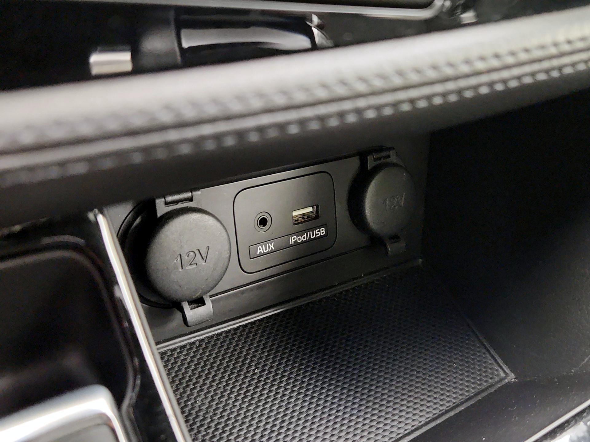 Thumbnail: 2015 Kia Optima - 18