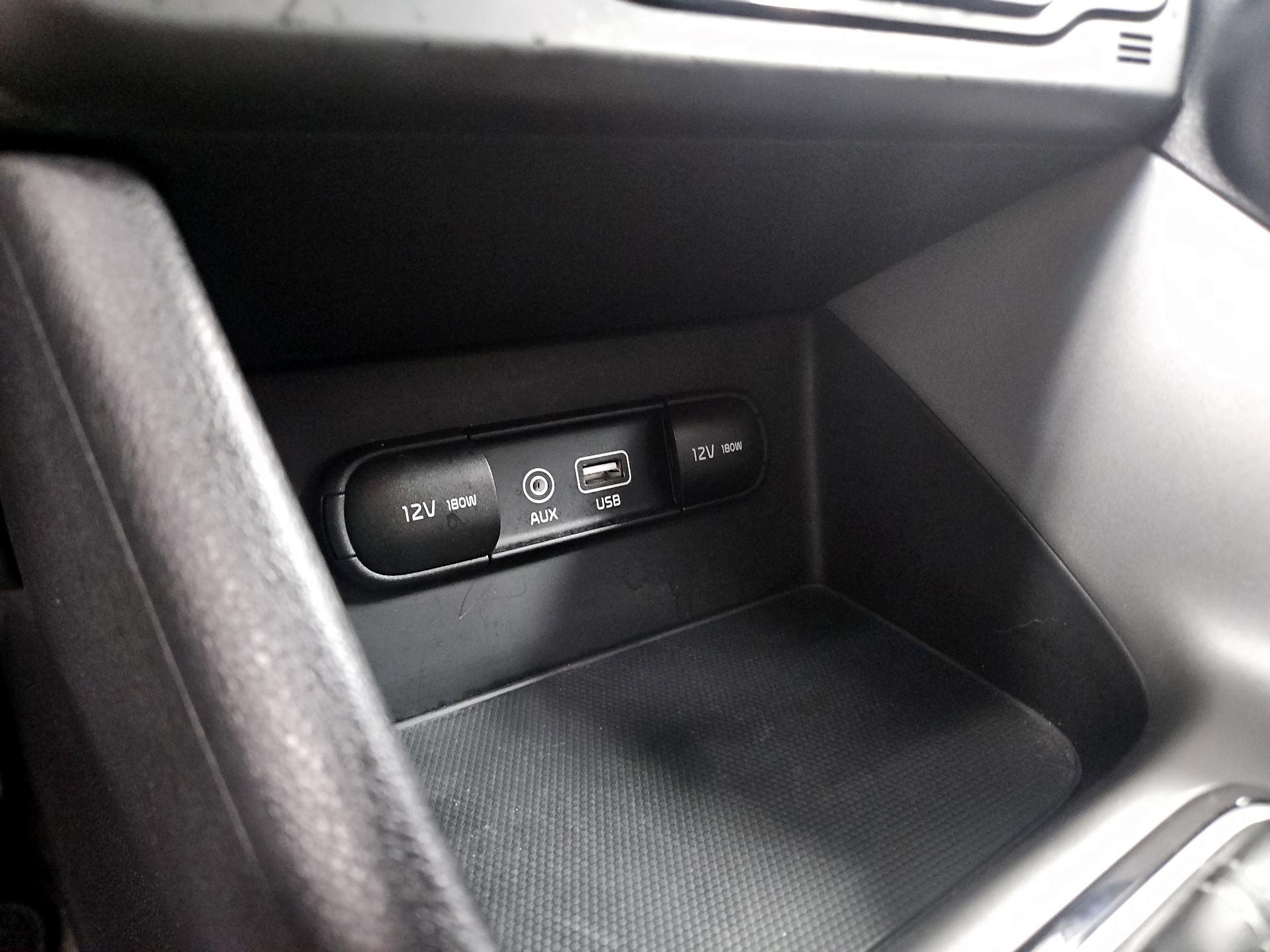 Thumbnail: 2019 Kia Niro - 18