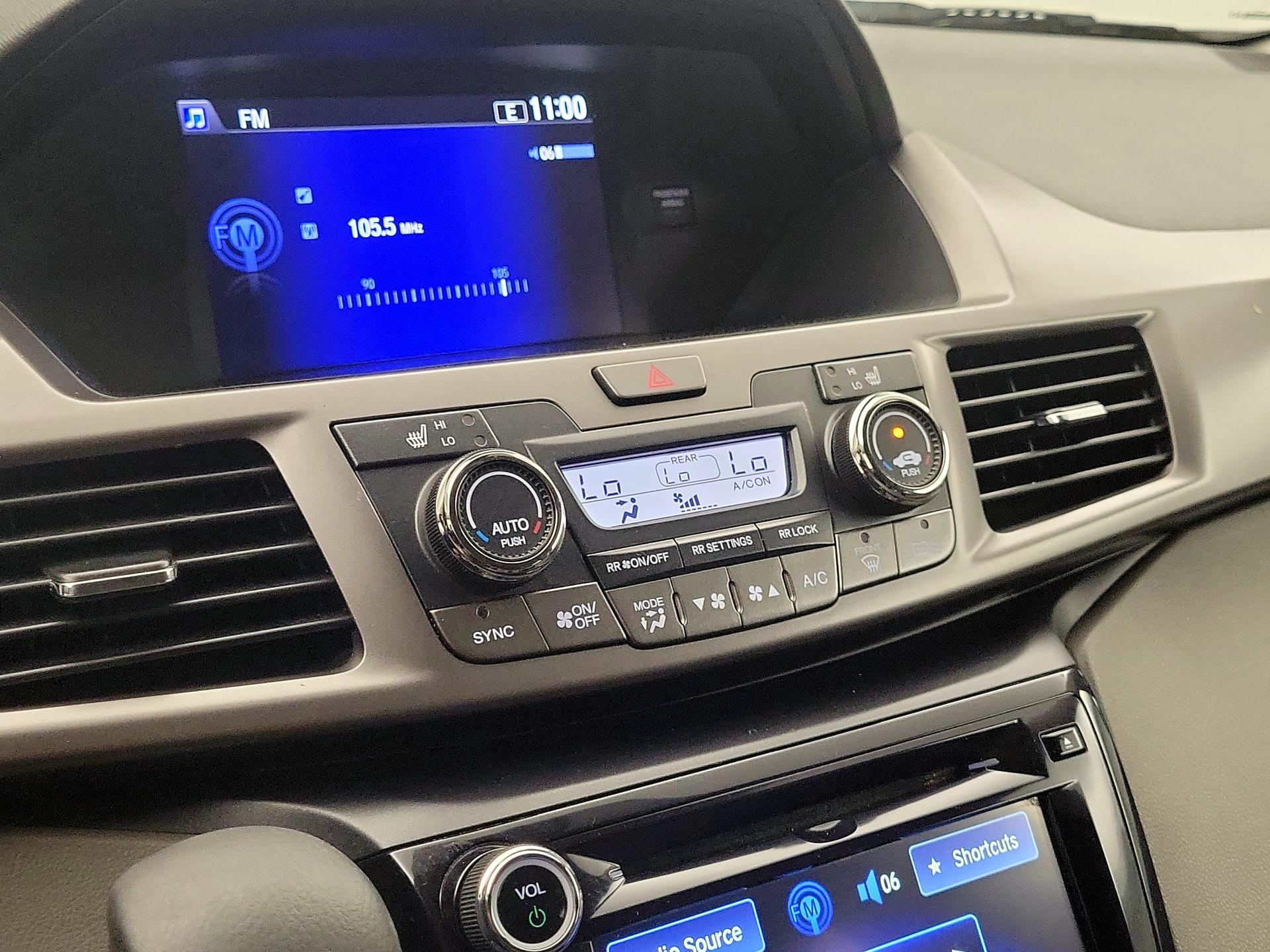 Thumbnail: 2015 Honda Odyssey - 16