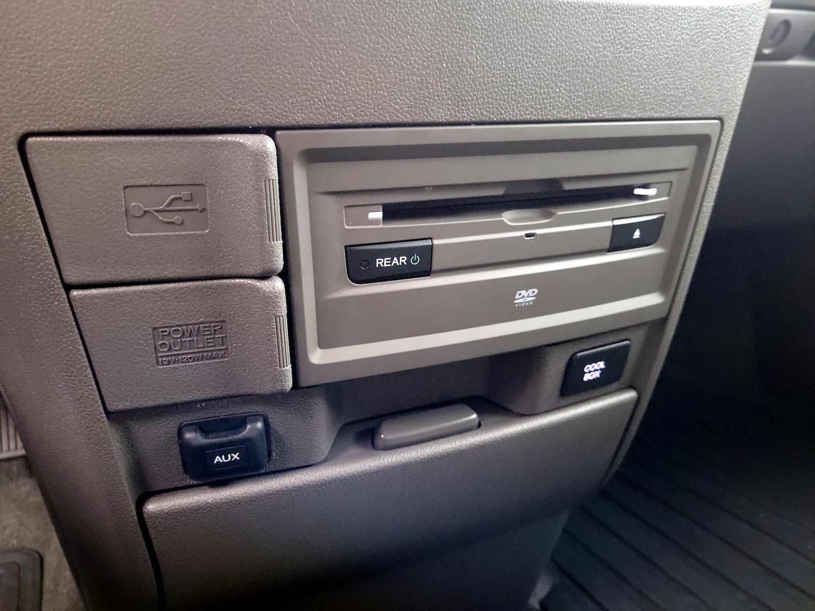2015 Honda Odyssey EX-L - Photo 19