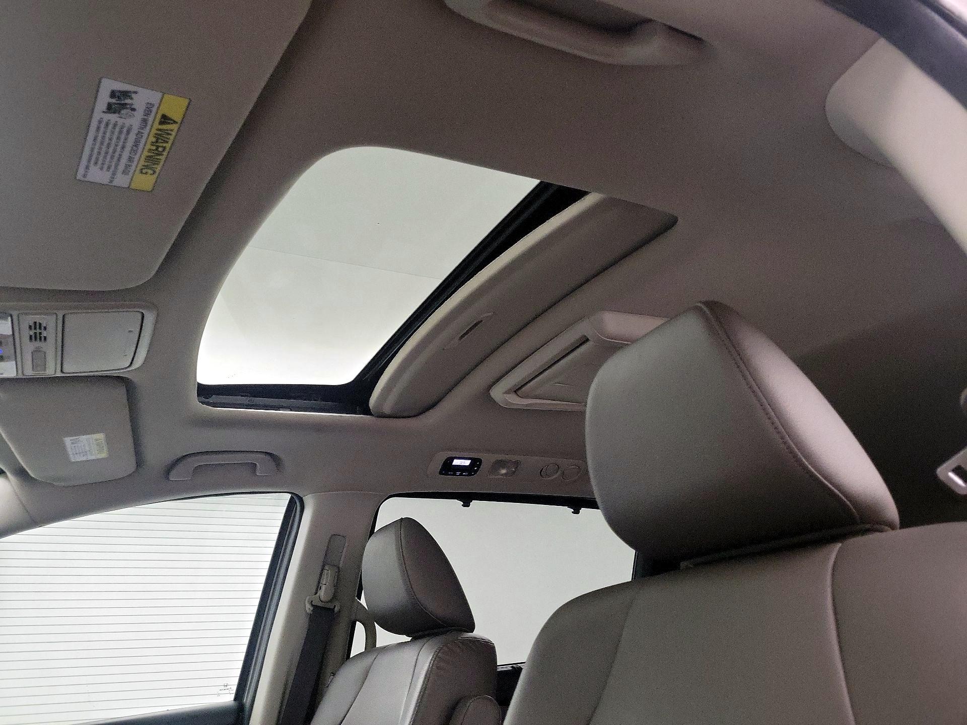 Thumbnail: 2015 Honda Odyssey - 19