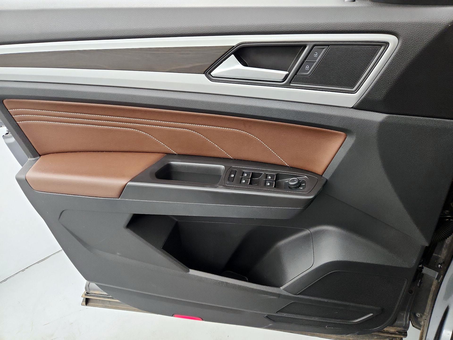 Thumbnail: 2022 Volkswagen Atlas - 12