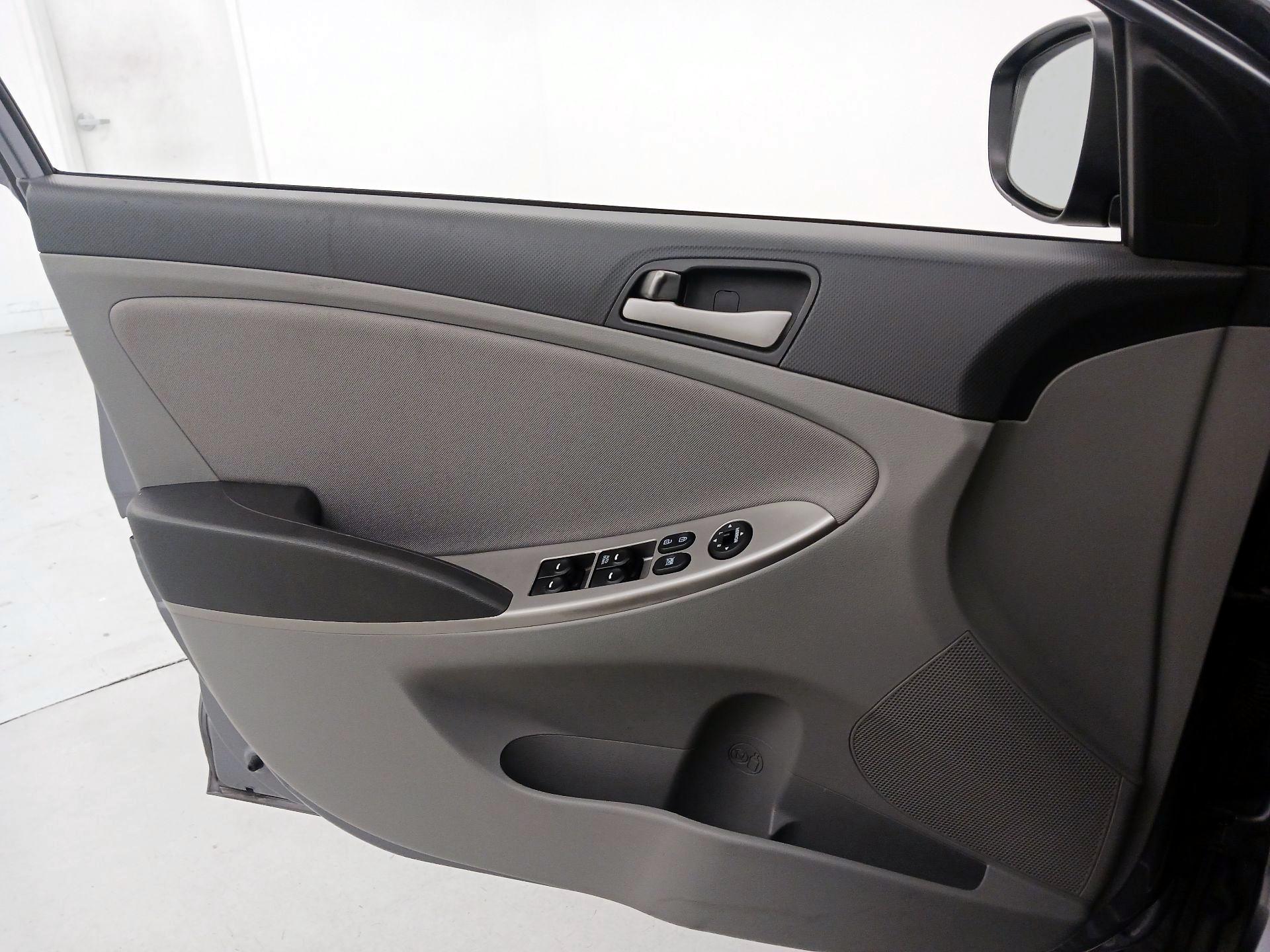 Thumbnail: 2016 Hyundai Accent - 12