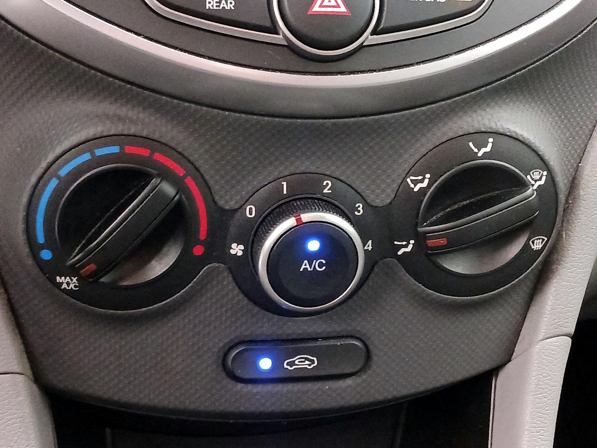 Thumbnail: 2016 Hyundai Accent - 15