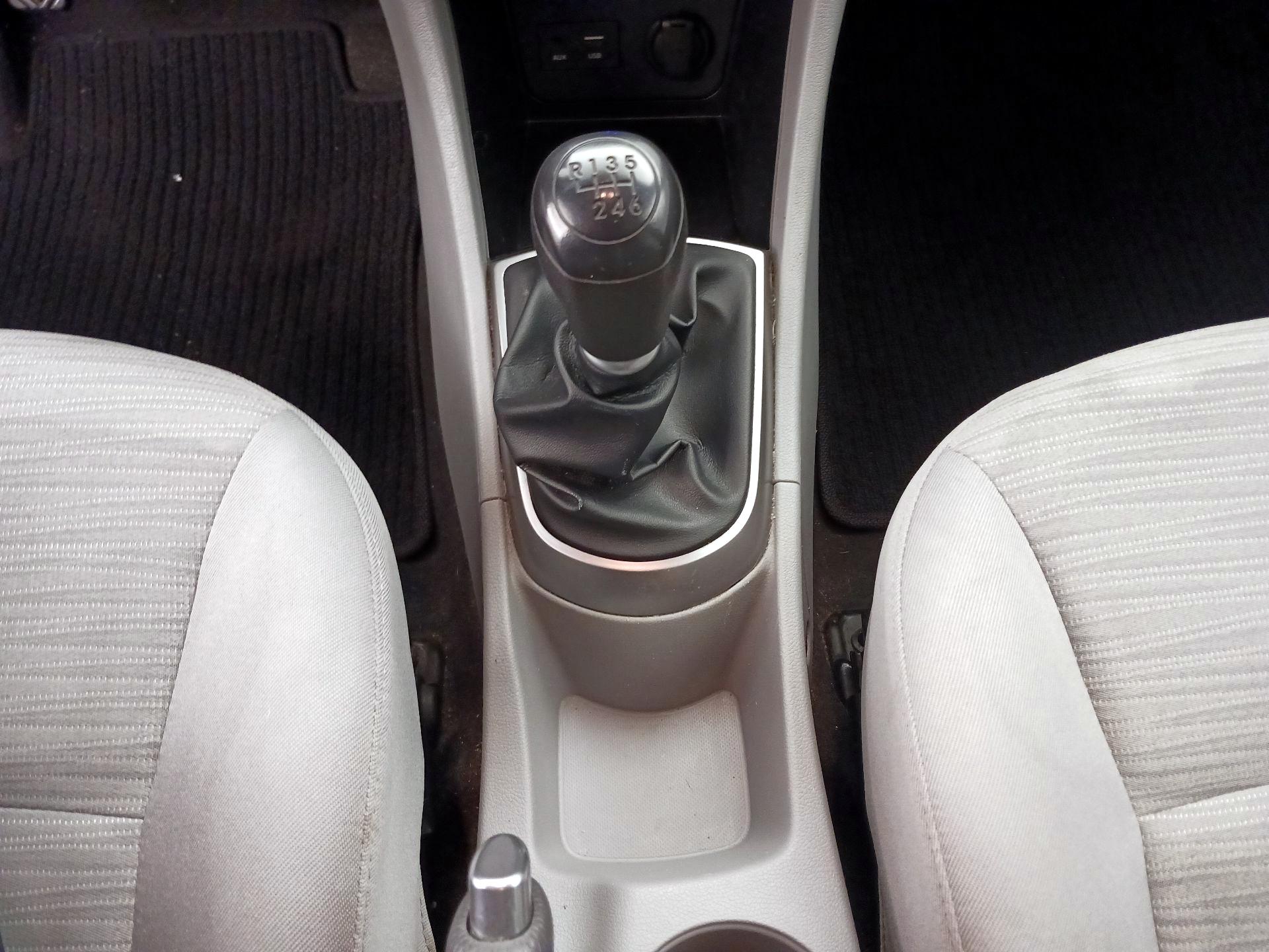 Thumbnail: 2016 Hyundai Accent - 16