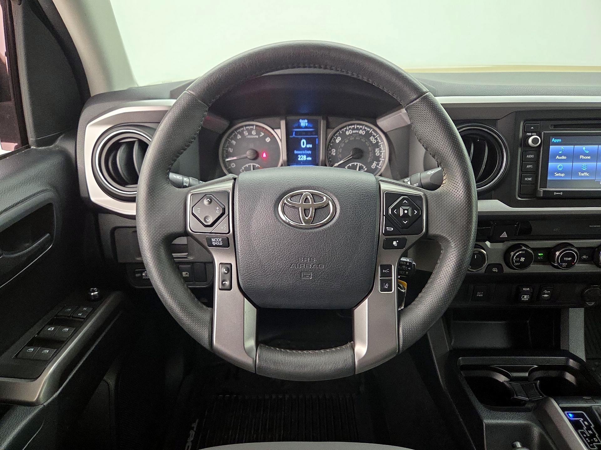 Thumbnail: 2018 Toyota Tacoma - 10