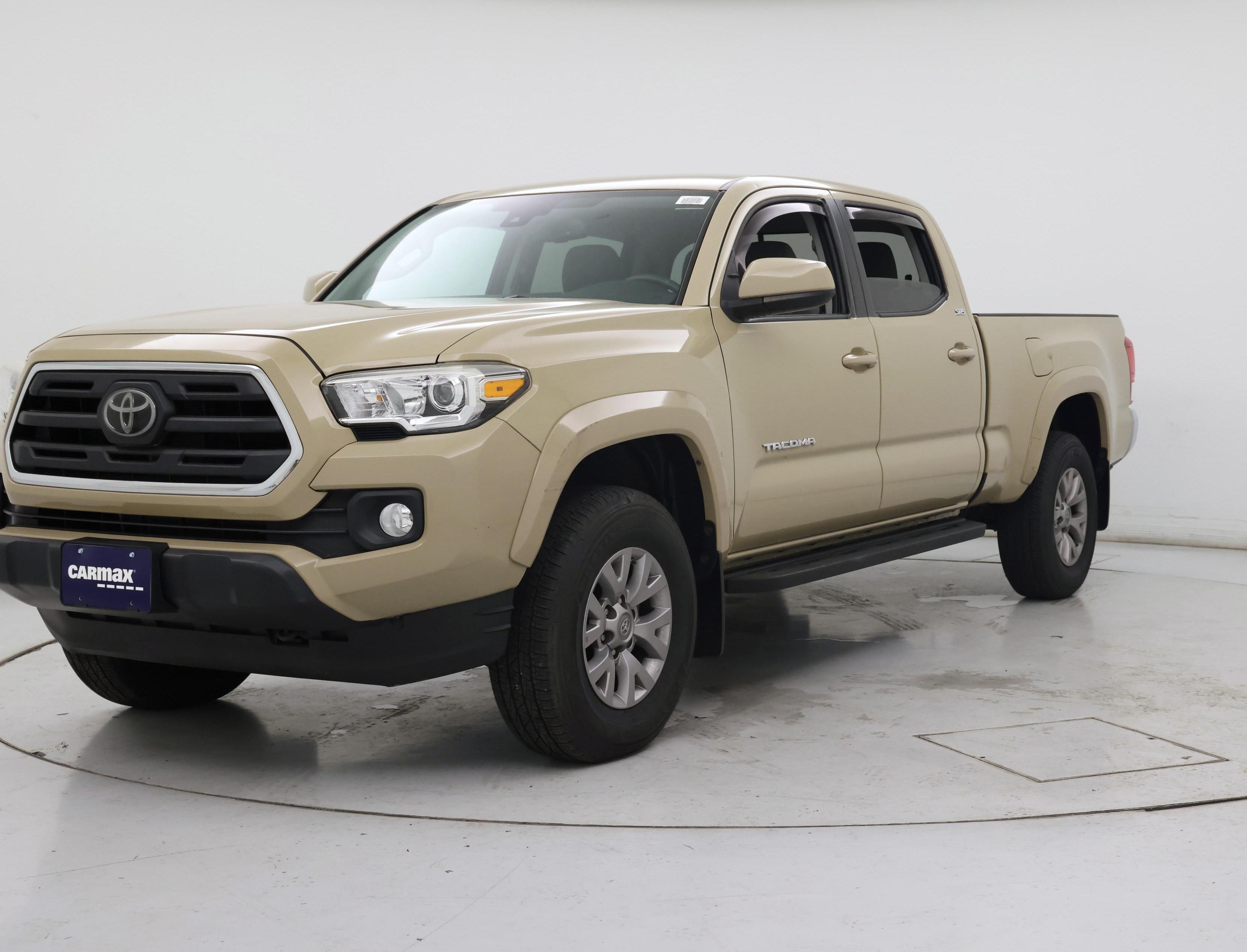 Thumbnail: 2018 Toyota Tacoma - 4