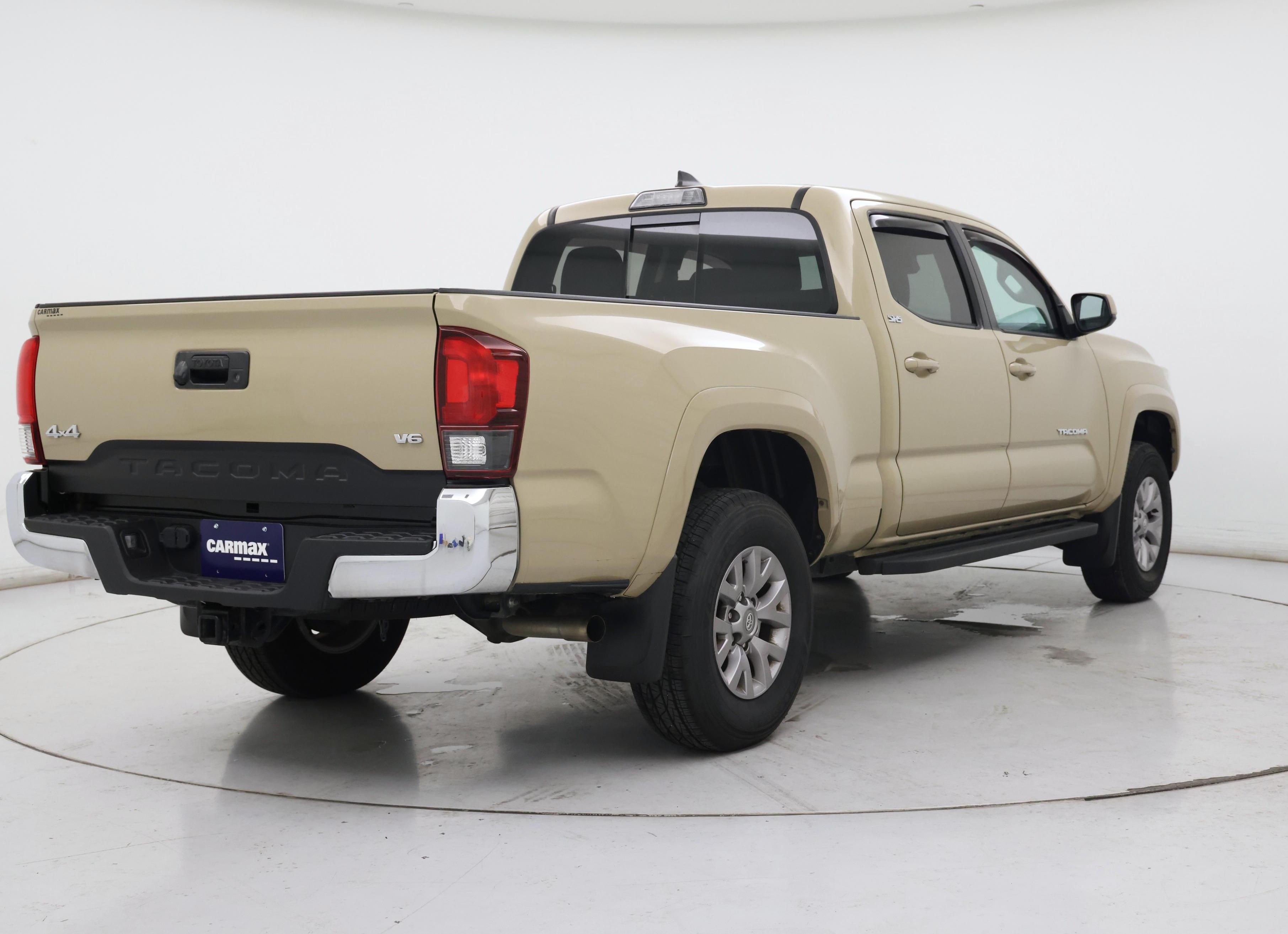 Thumbnail: 2018 Toyota Tacoma - 8