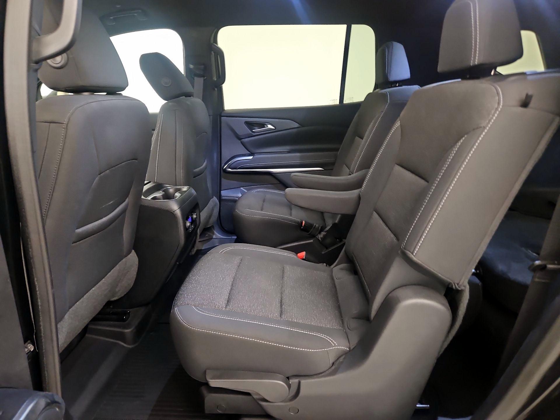 Thumbnail: 2024 Chevrolet Traverse - 18