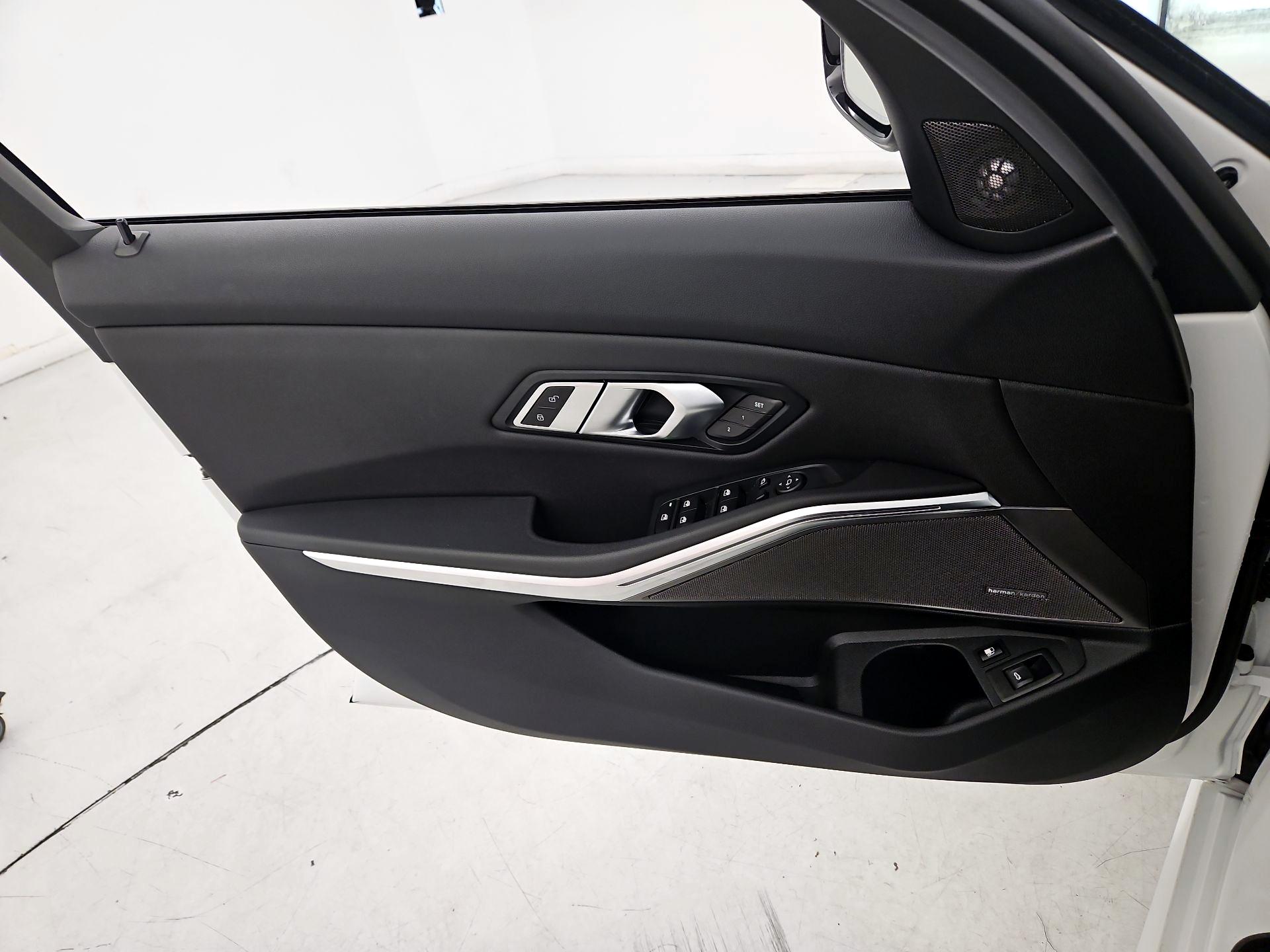 Thumbnail: 2021 BMW 3 Series - 12