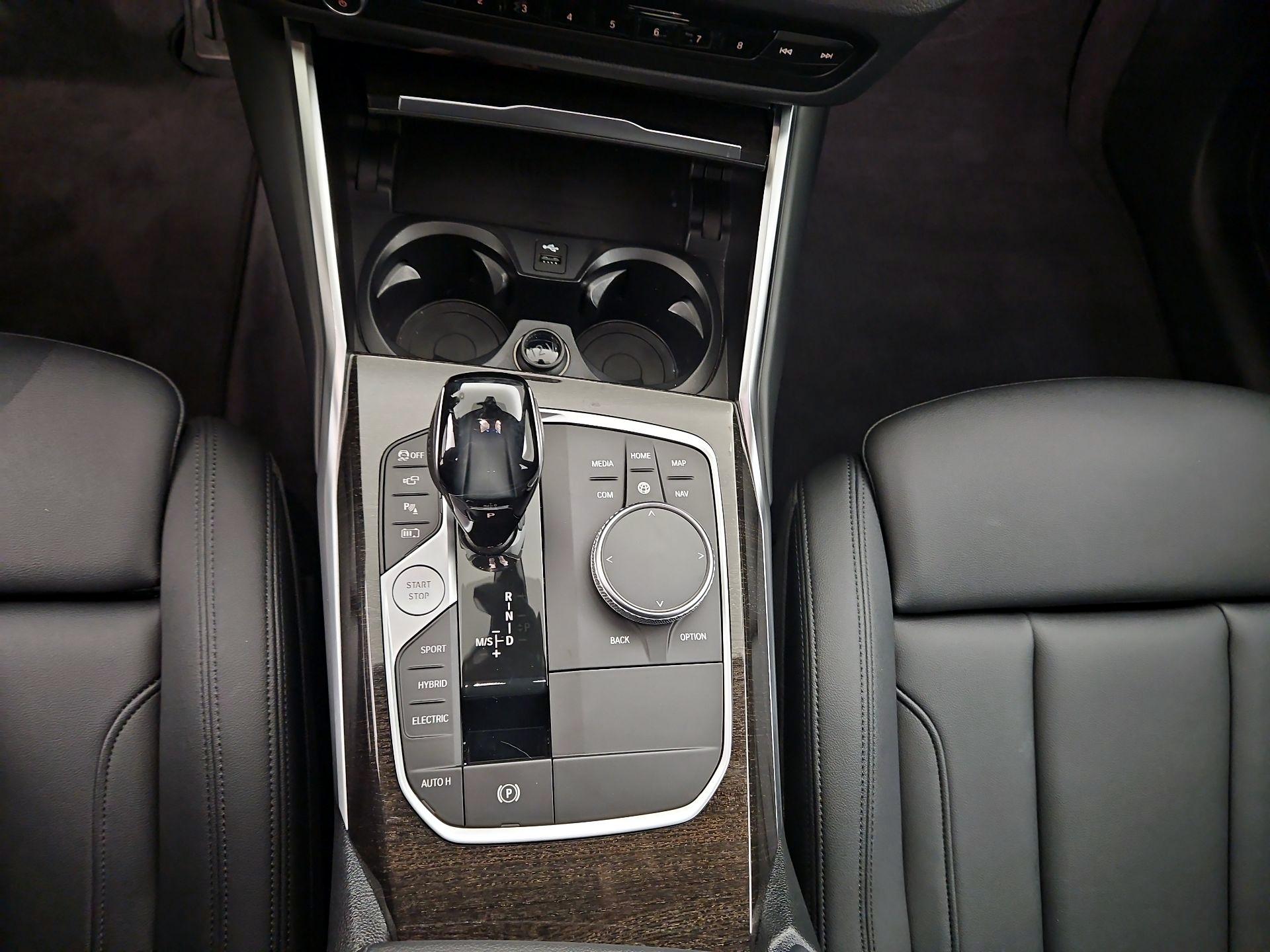 Thumbnail: 2021 BMW 3 Series - 18