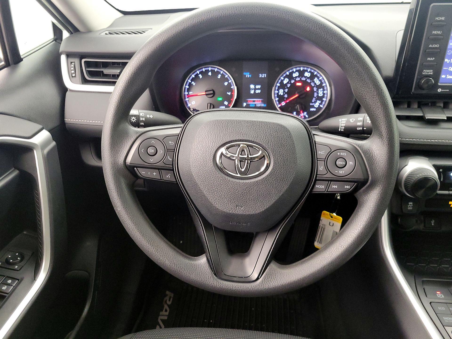 Thumbnail: 2020 Toyota RAV4 - 10