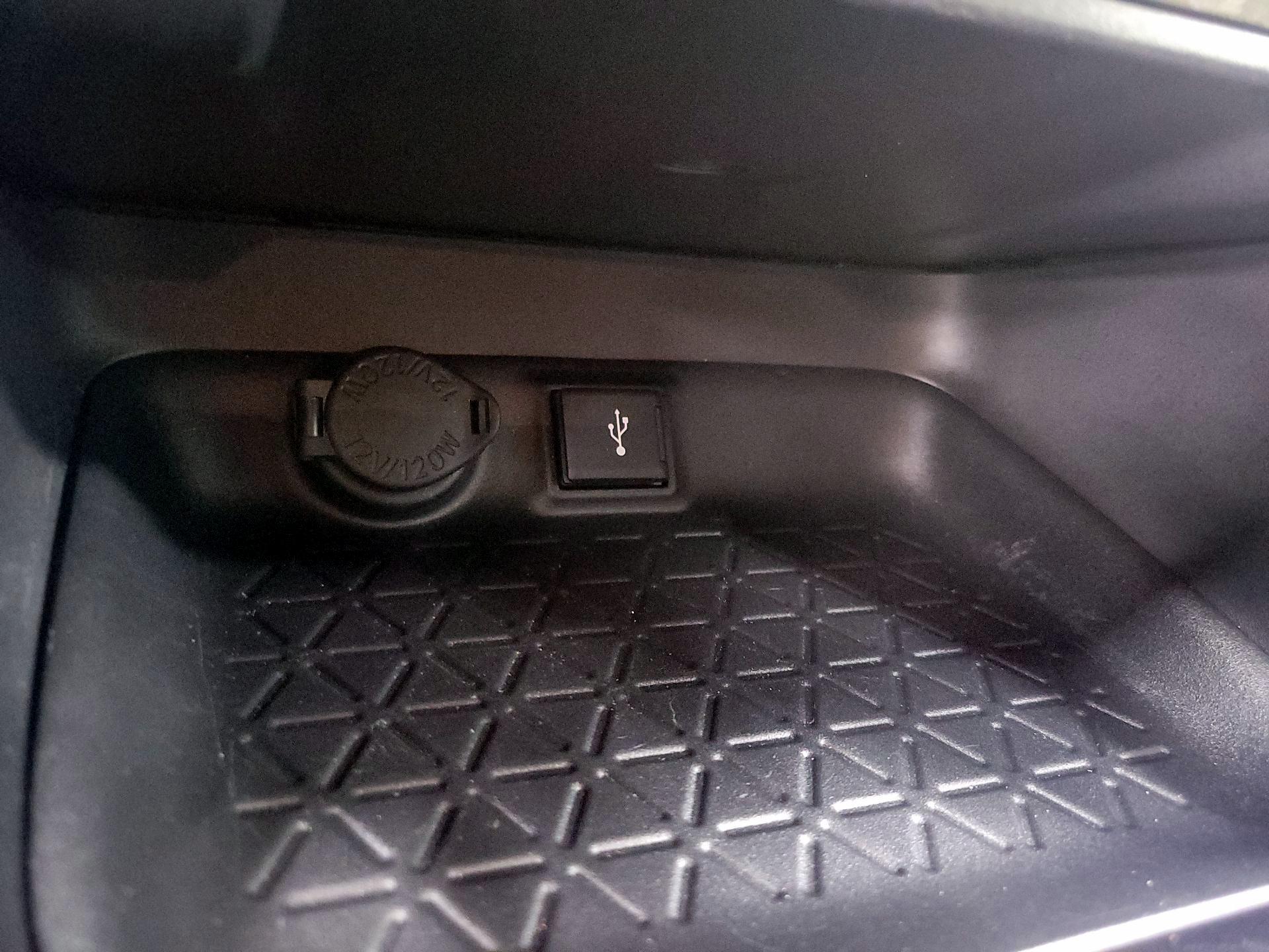 Thumbnail: 2020 Toyota RAV4 - 18