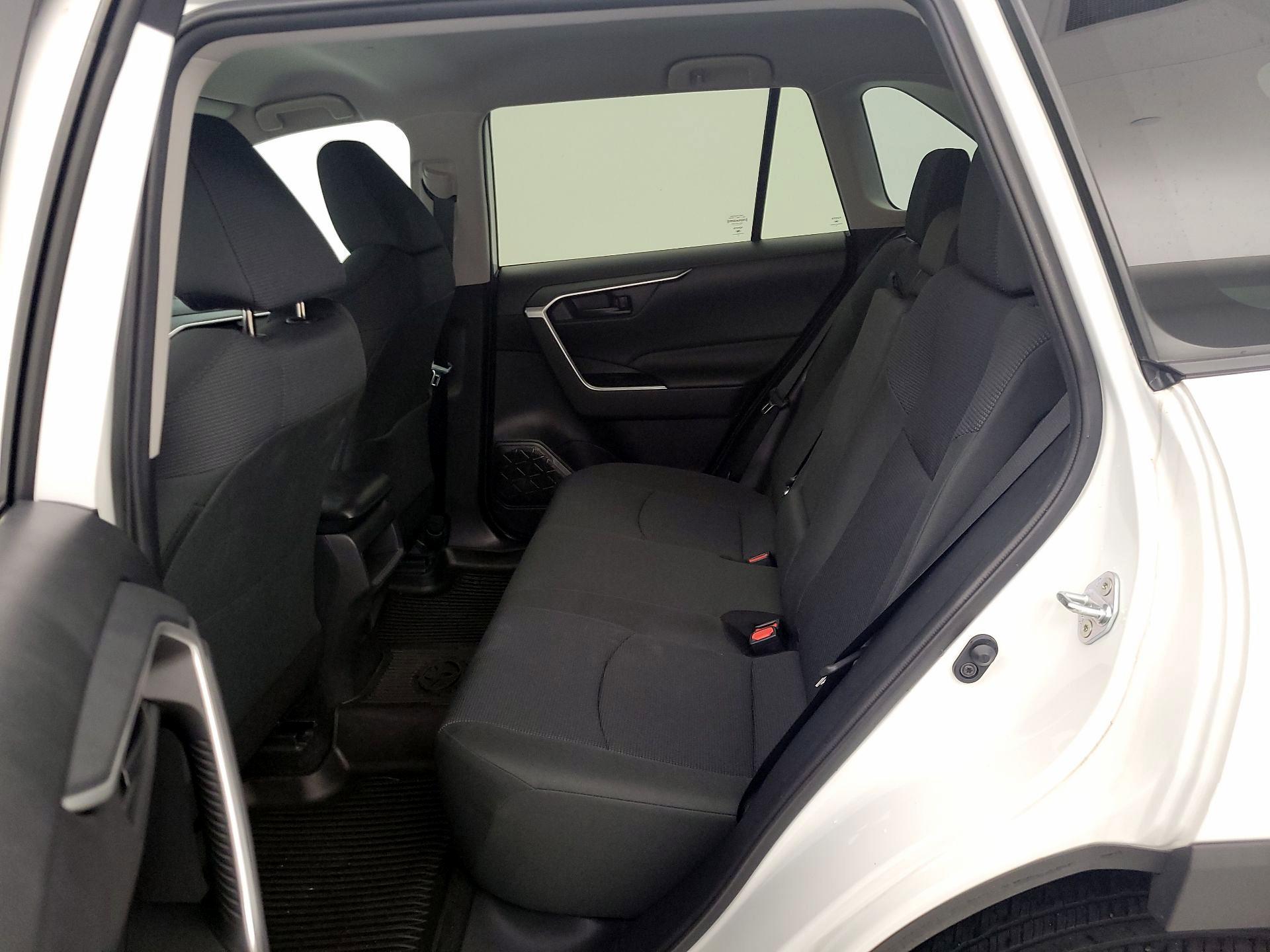 Thumbnail: 2020 Toyota RAV4 - 19