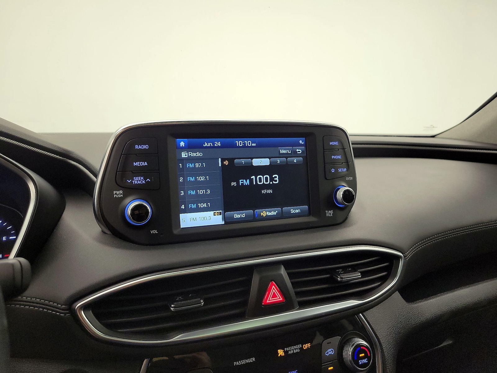 2020 Hyundai Santa Fe SEL - Photo 16