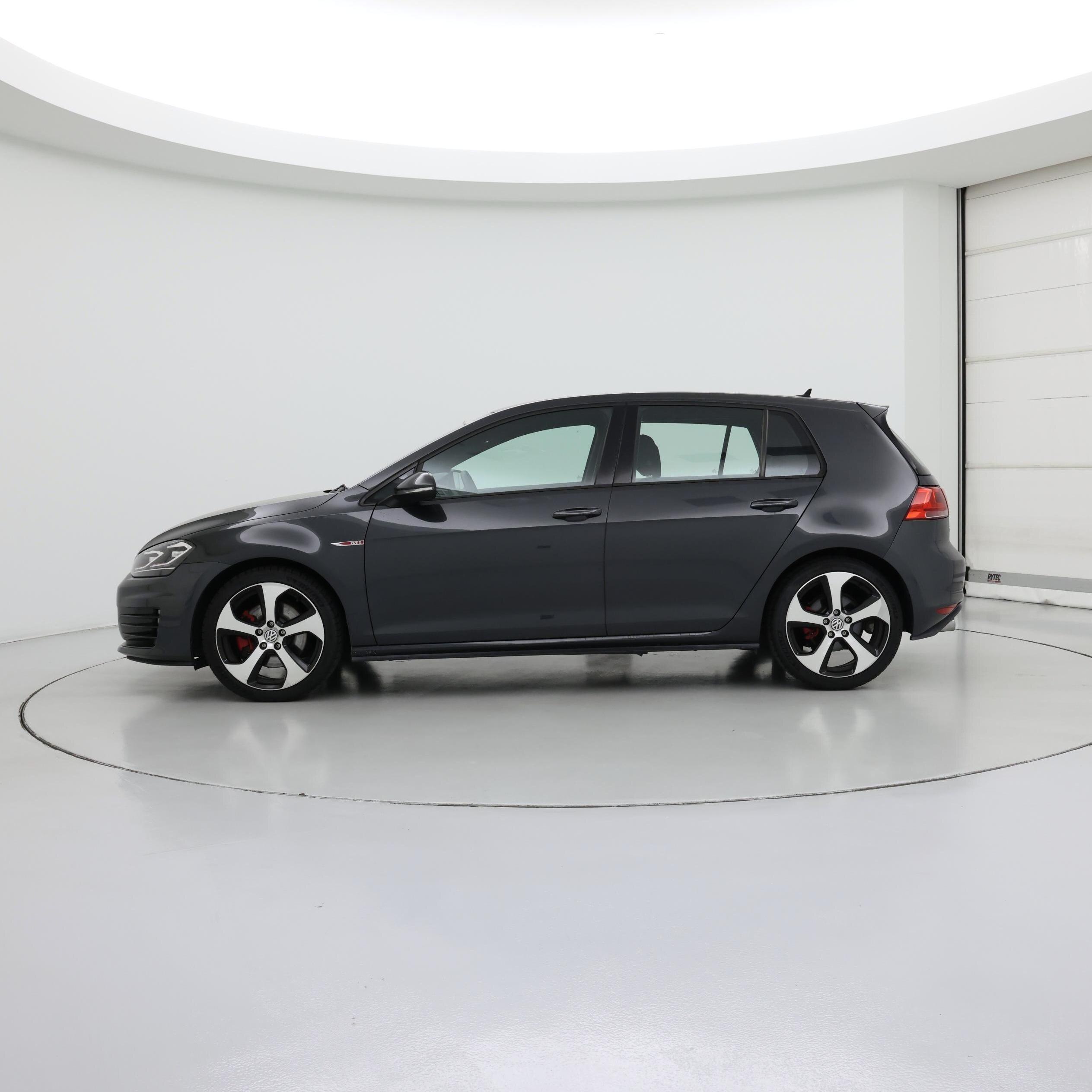 Thumbnail: 2017 Volkswagen Golf - 3
