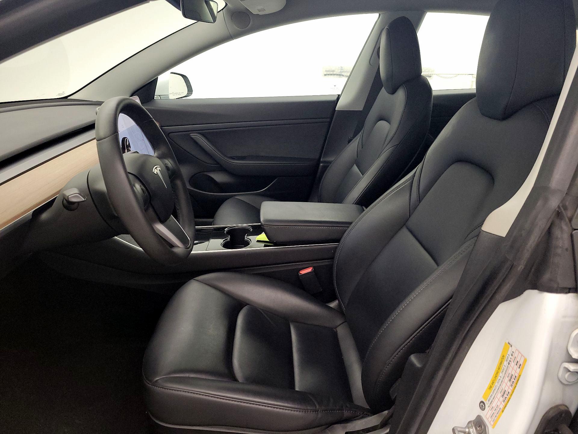 Thumbnail: 2020 Tesla Model 3 - 11